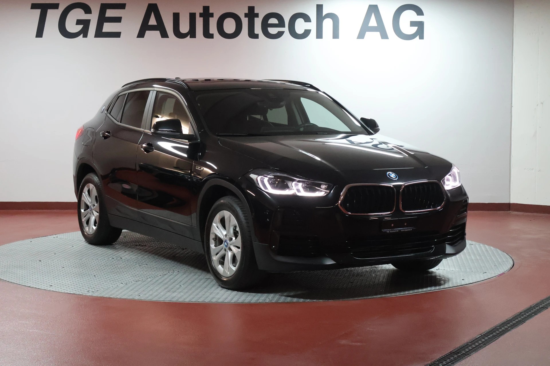 BMW X2 xDrive 25e Steptronic-showroom-element-2