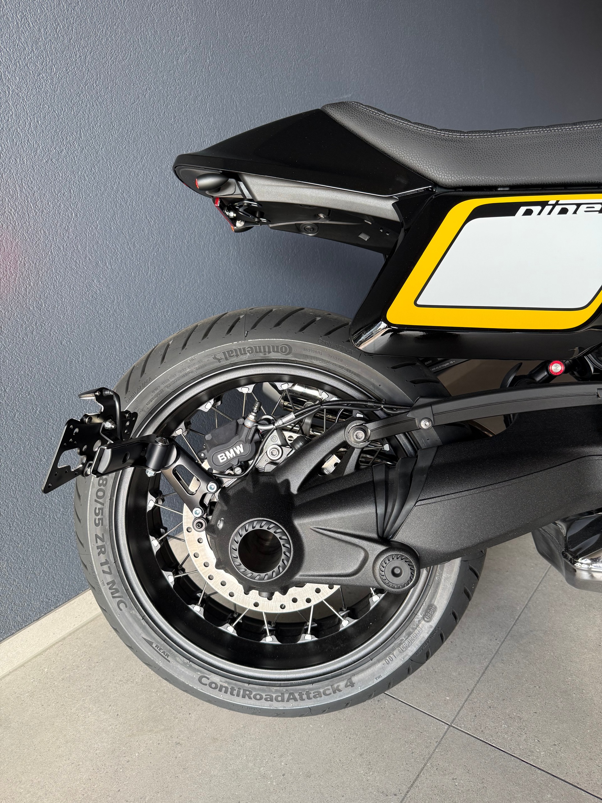BMW R 12 nine T-image-11