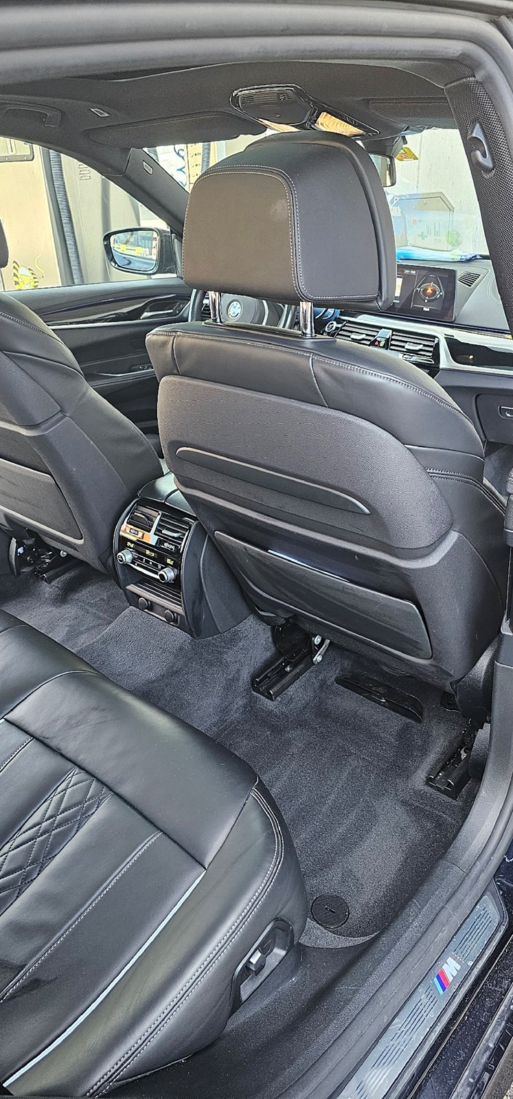 BMW 630d GT xDrive Sport Line Steptronic-image-9