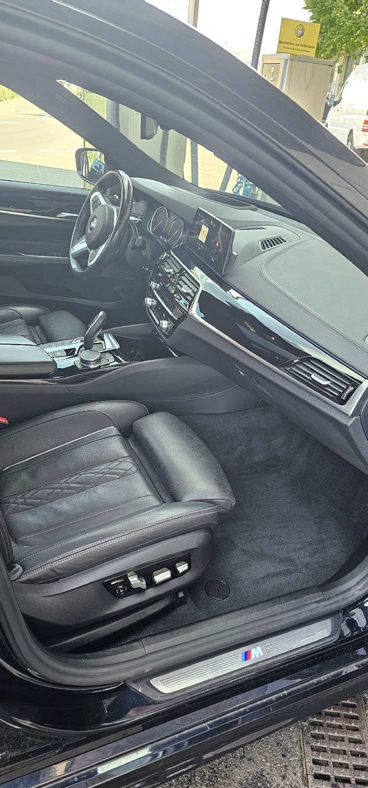 BMW 630d GT xDrive Sport Line Steptronic-image-6