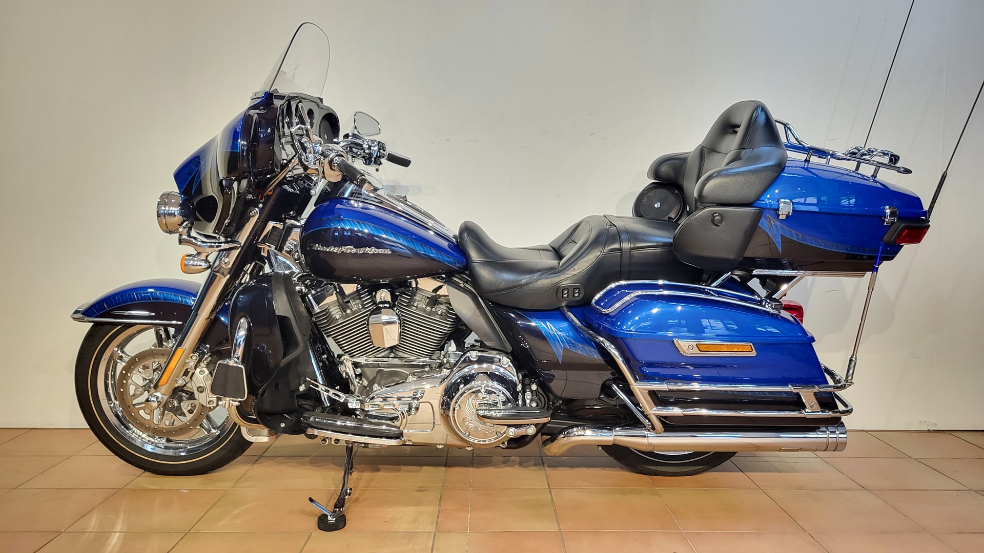 HARLEY-DAVIDSON FLHTKSE Electra Glide Ultra Limited CVO-image-1