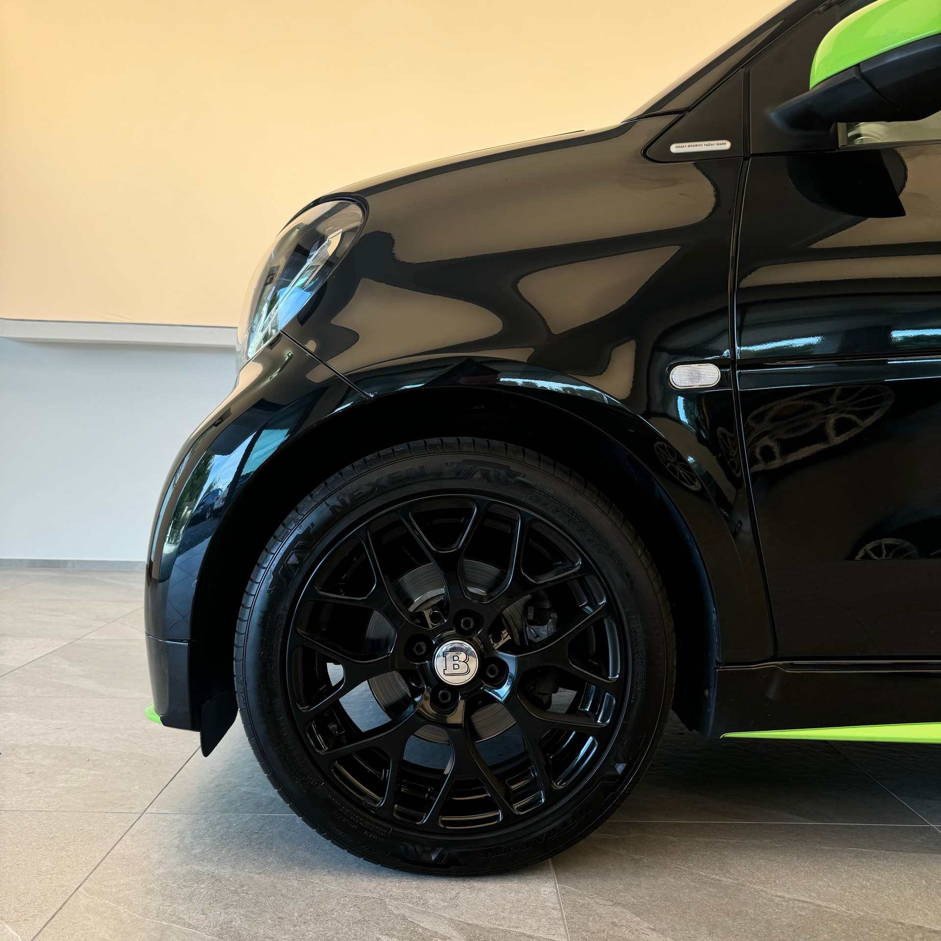 SMART fortwo Brabus Edition twinmatic-showroom-element-3