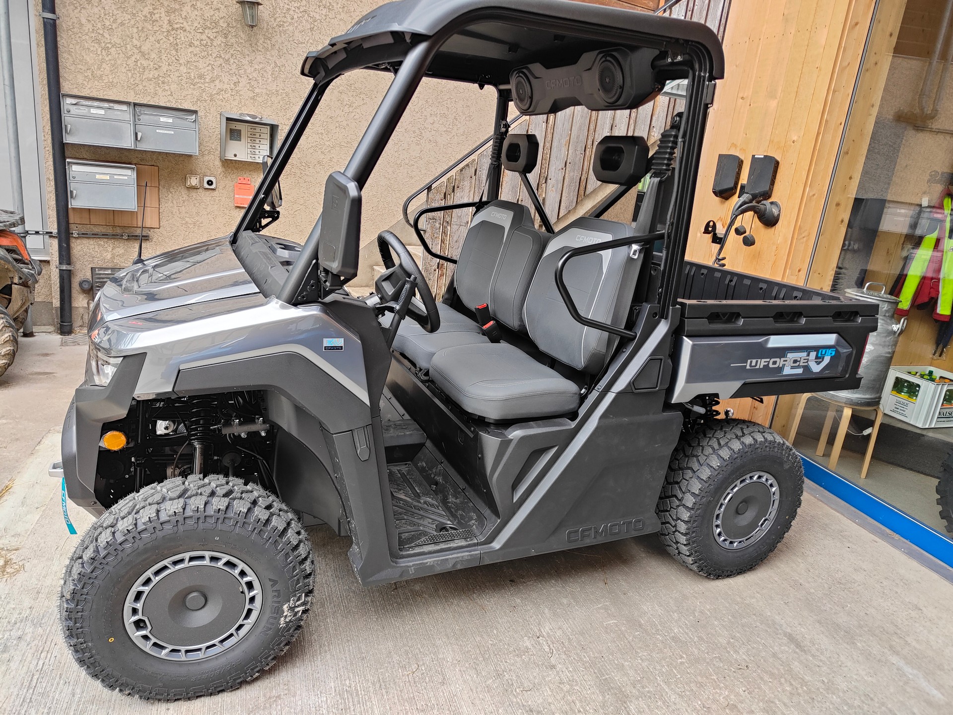 CF MOTO U6 EV-image-4