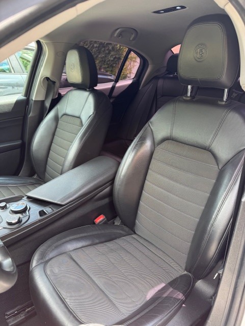 ALFA ROMEO Giulia 2.2 JTDM Super Automatic-image-6