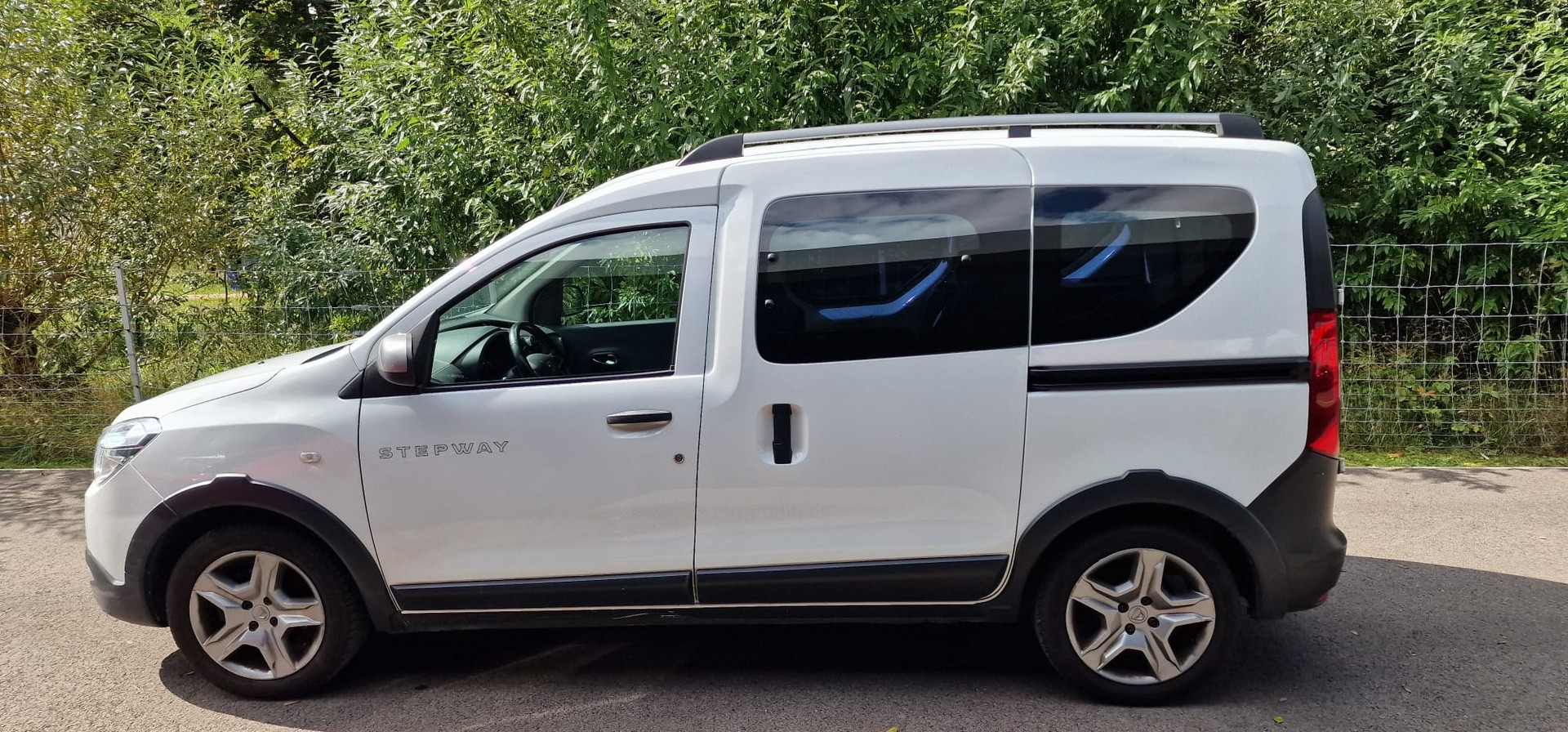 DACIA Dokker 1.2 T Stepway-image-2