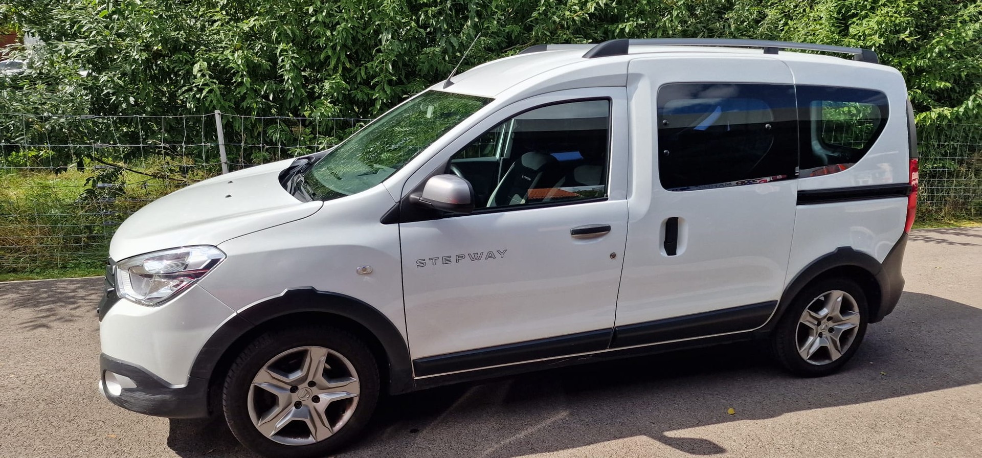 DACIA Dokker 1.2 T Stepway-image-8