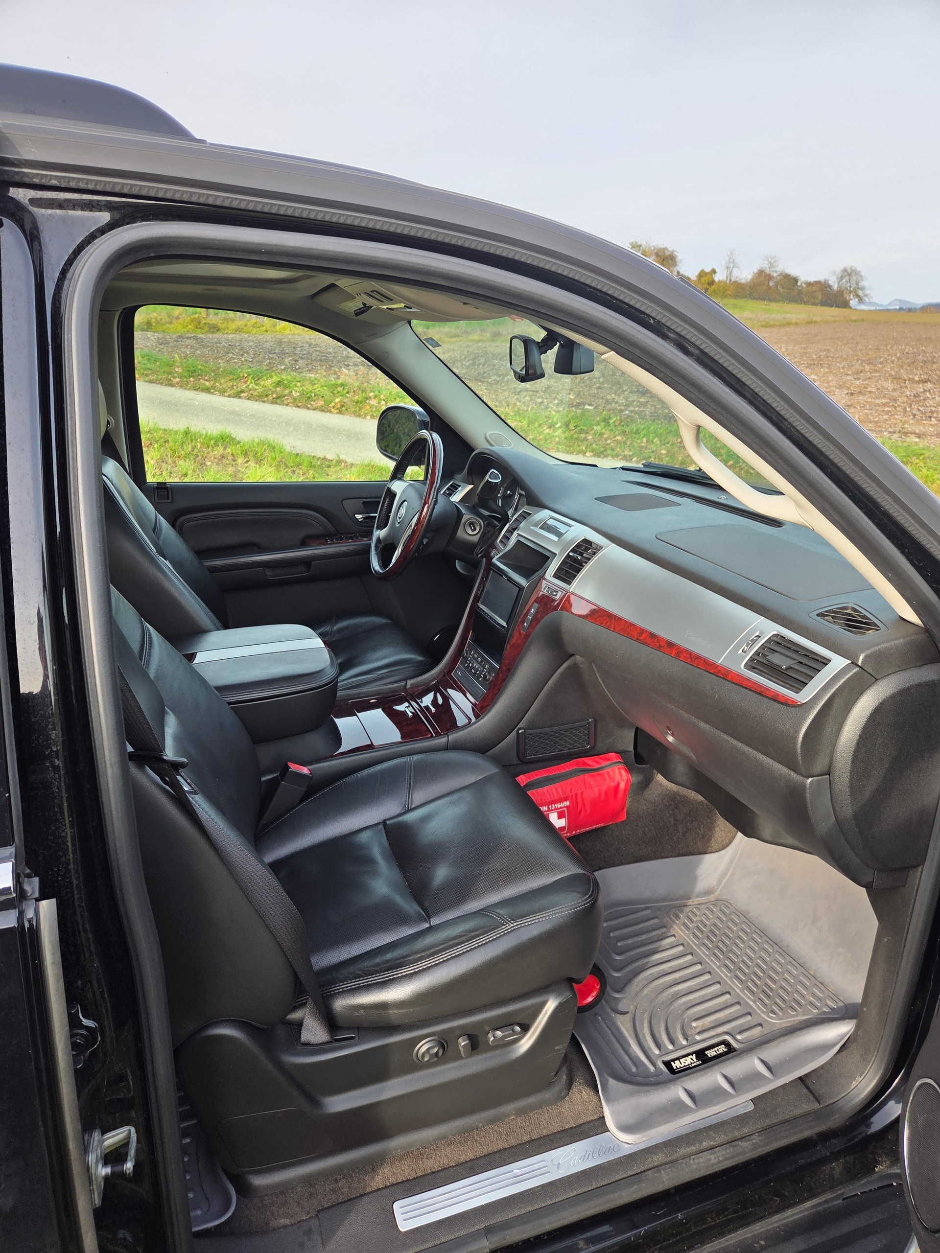 CADILLAC ESV Flexfuel (Ethanol E85)-image-6
