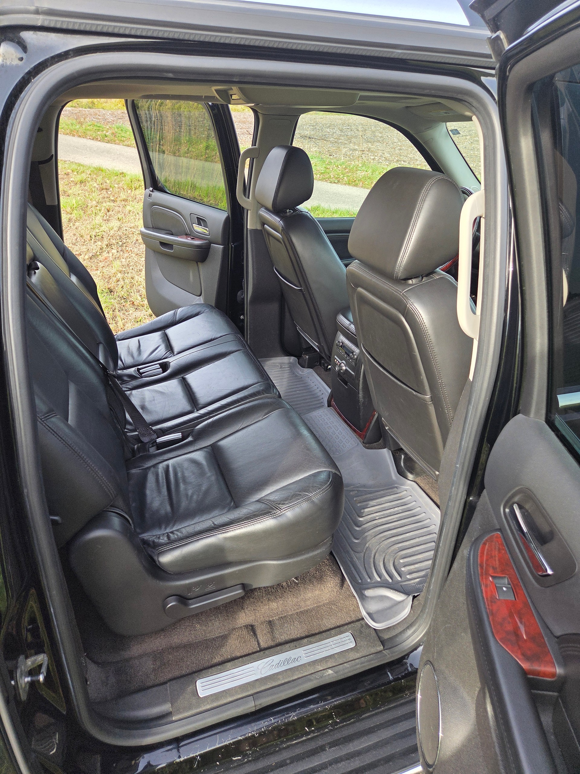 CADILLAC ESV Flexfuel (Ethanol E85)-image-12