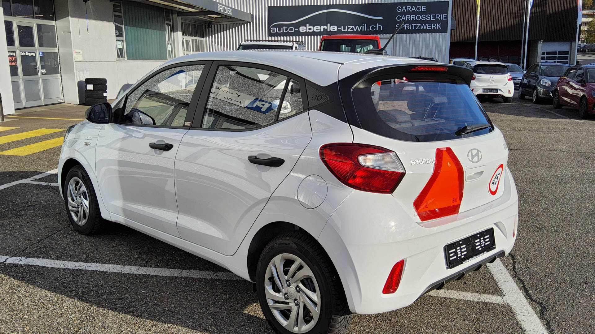 HYUNDAI i10 1.0 Pica Kat F/G 45/30 km/h-showroom-element-1