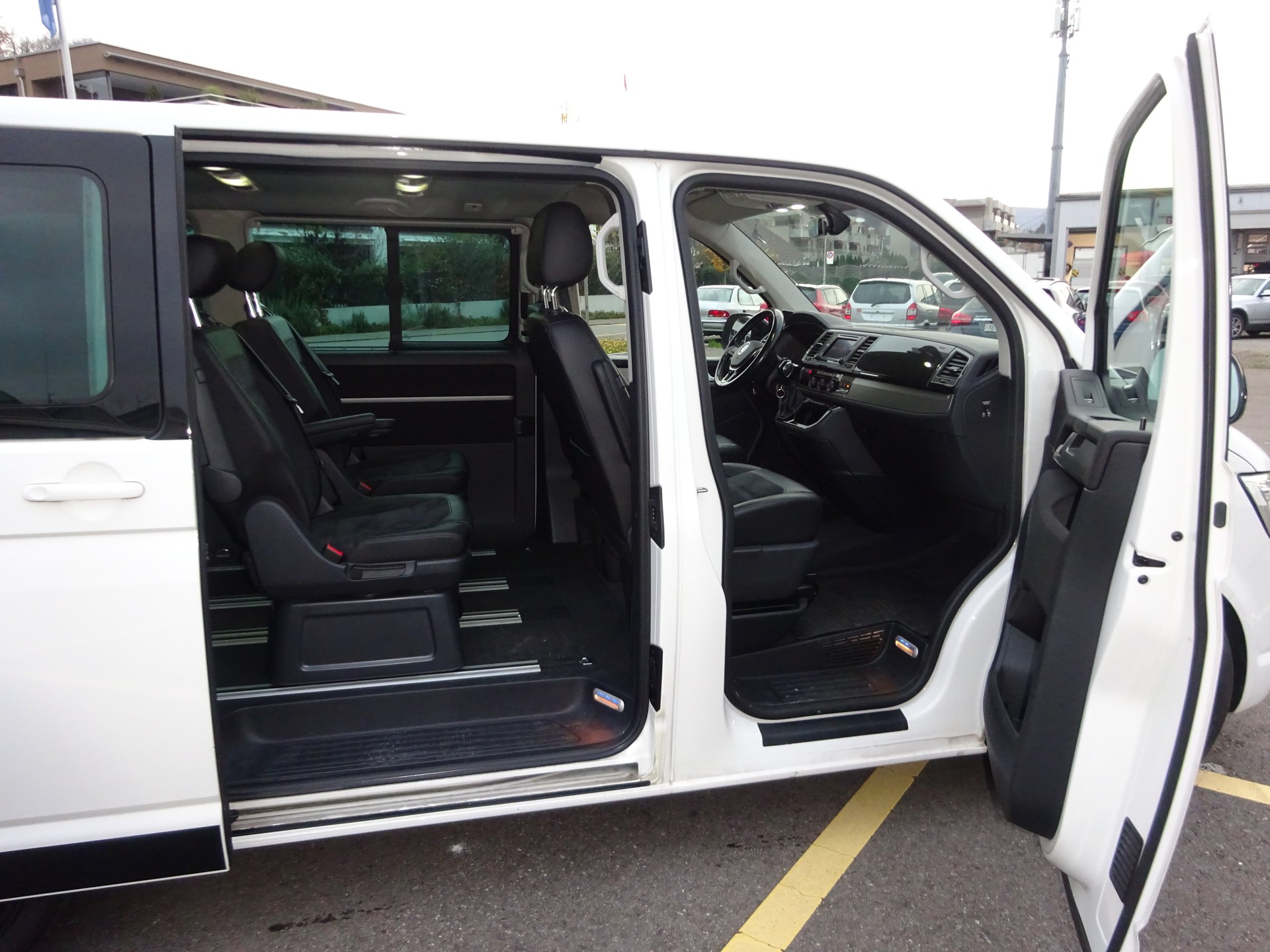 VW T6 Multivan 2.0 Bi-TDI Comfort. Gen. Six 4Mot. DSG-image-5
