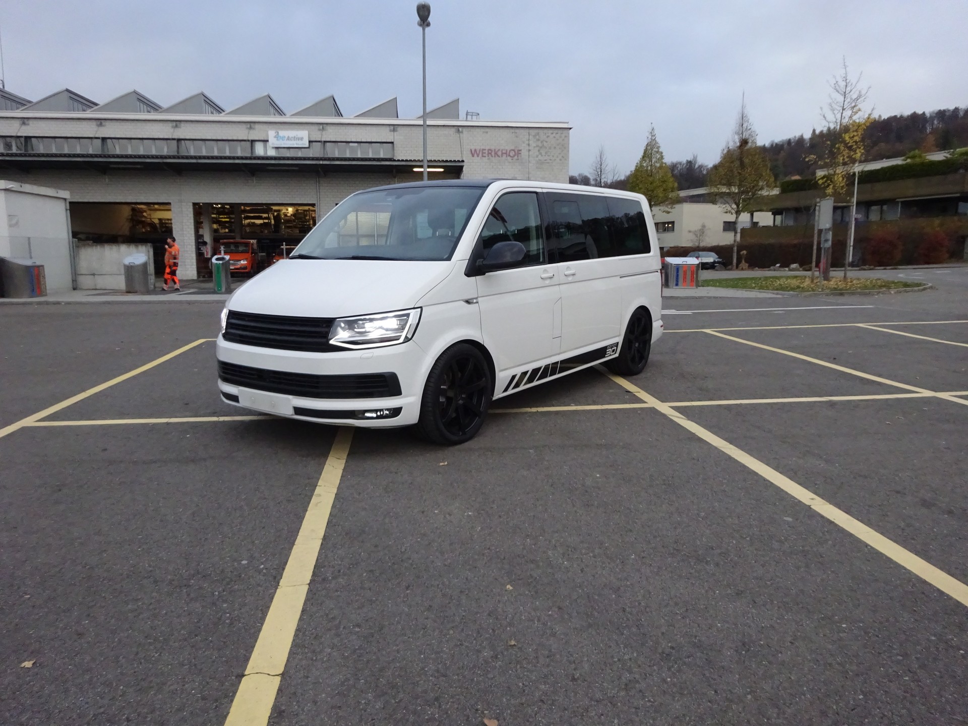 VW T6 Multivan 2.0 Bi-TDI Comfort. Gen. Six 4Mot. DSG