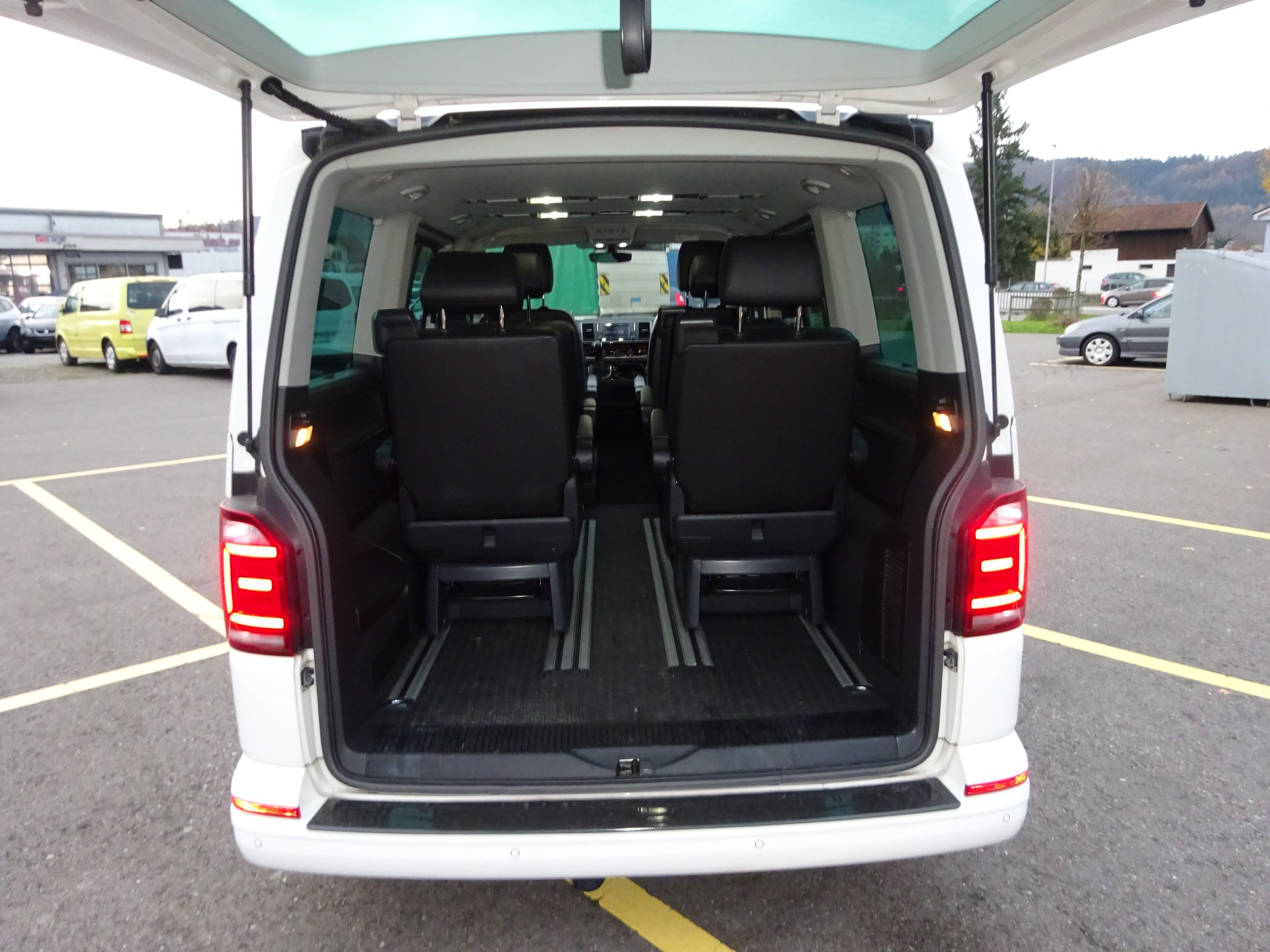 VW T6 Multivan 2.0 Bi-TDI Comfort. Gen. Six 4Mot. DSG-image-9