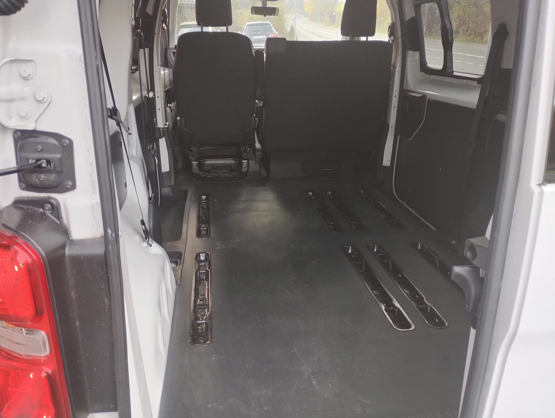 PEUGEOT Expert 2.0 BlueHDi 150 S&S Standard-image-3