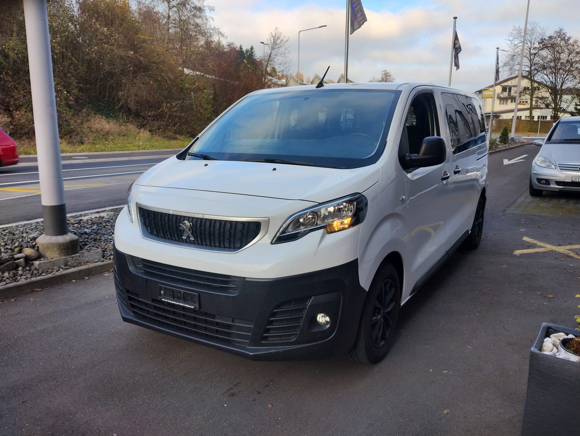 PEUGEOT Expert 2.0 BlueHDi 150 S&S Standard-image-1