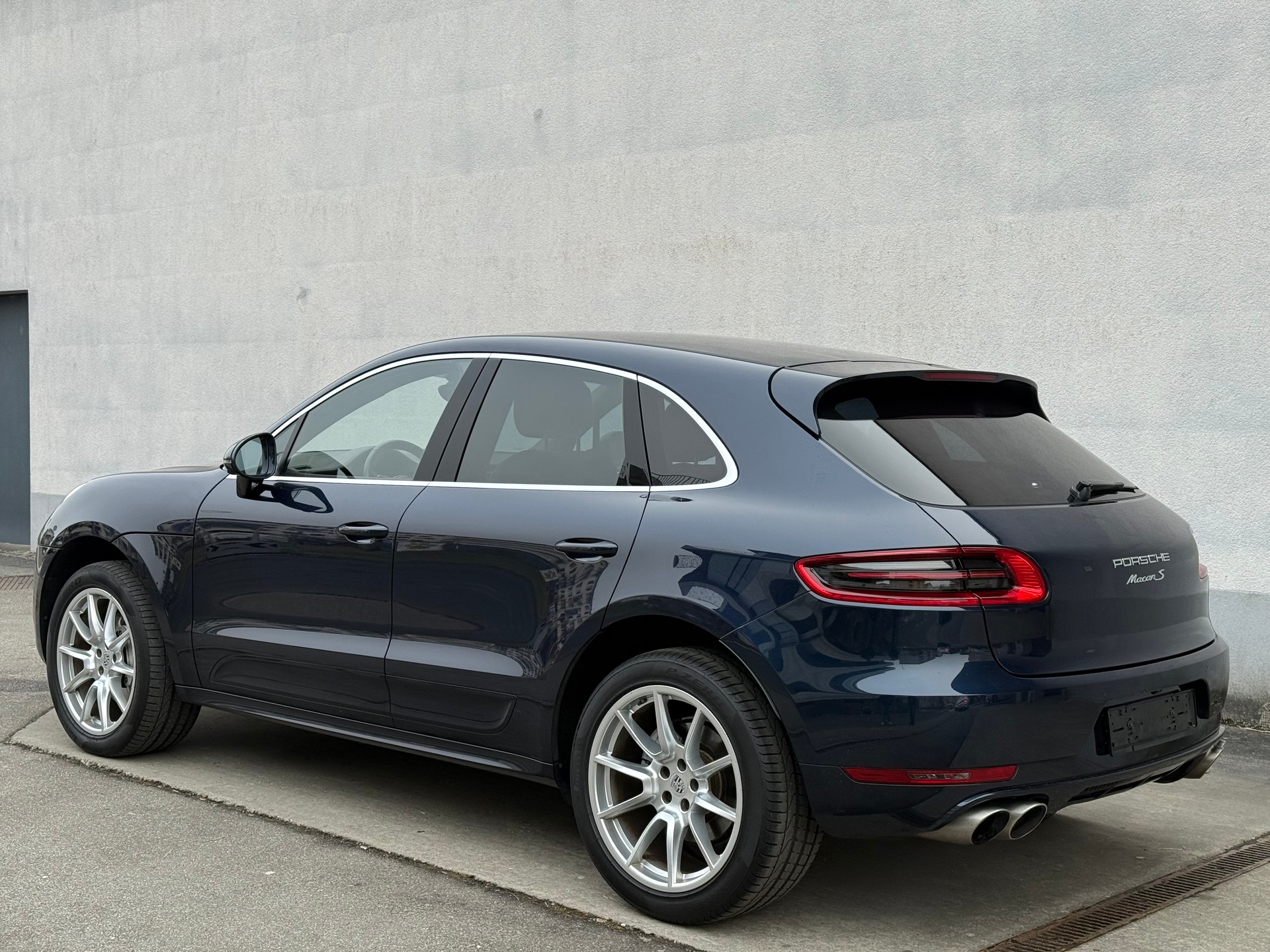PORSCHE Macan S PDK-showroom-element-2