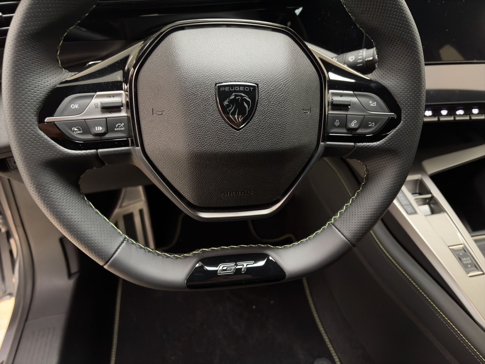 PEUGEOT 308 1.2 Hybrid GT-image-9