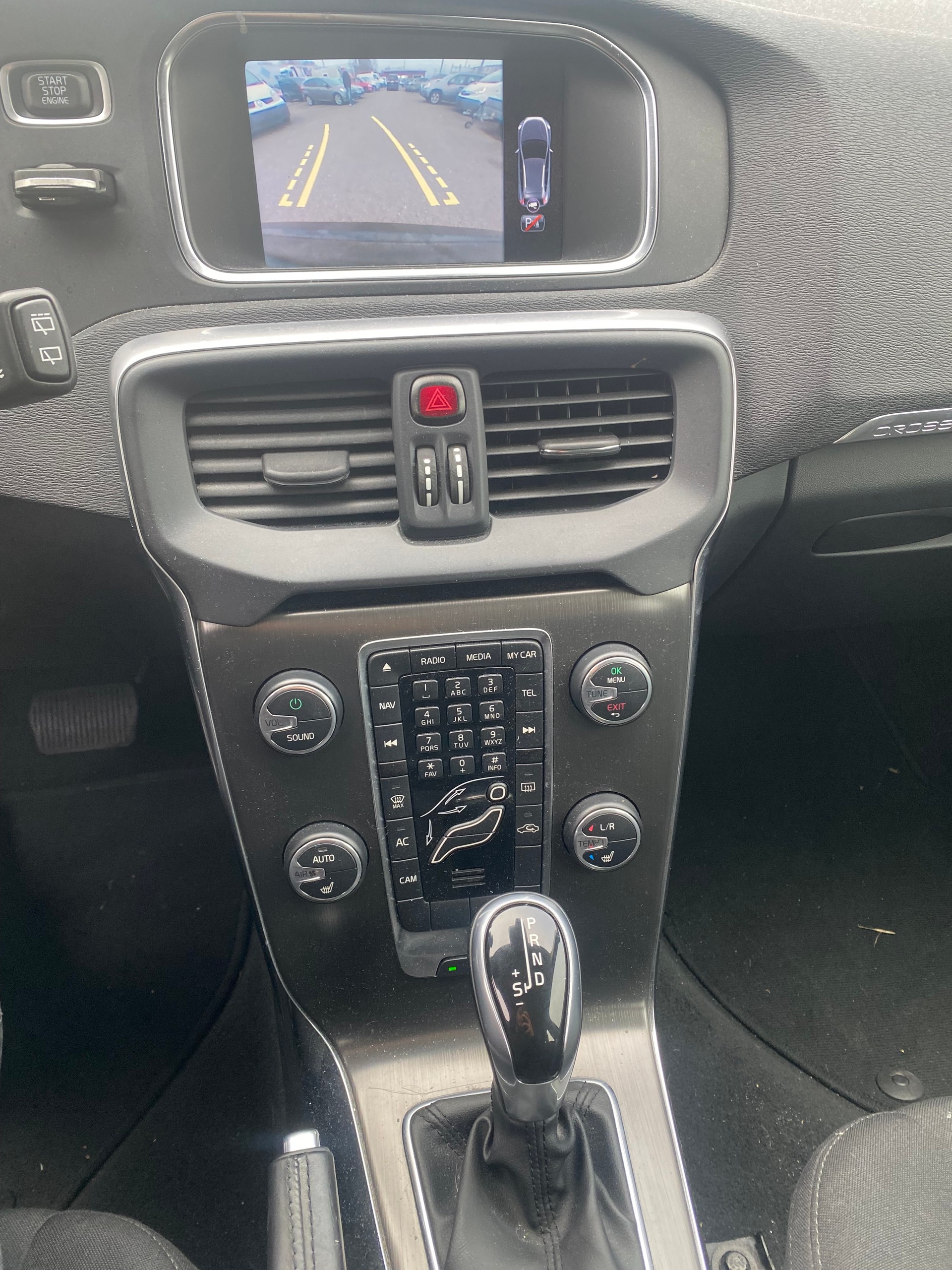 VOLVO V40 Cross Country D3 OceanRace Geartronic-image-11