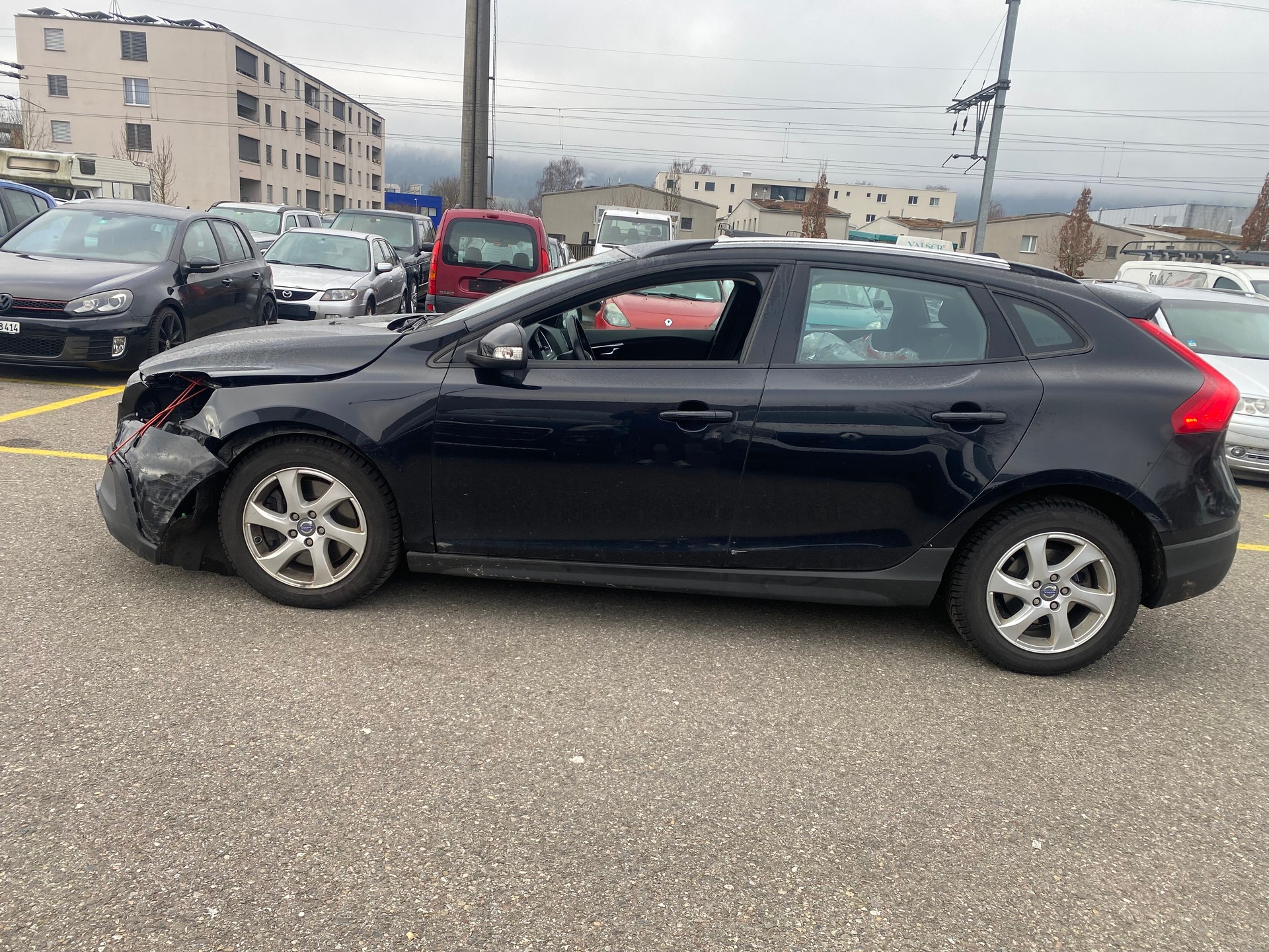VOLVO V40 Cross Country D3 OceanRace Geartronic-image-3