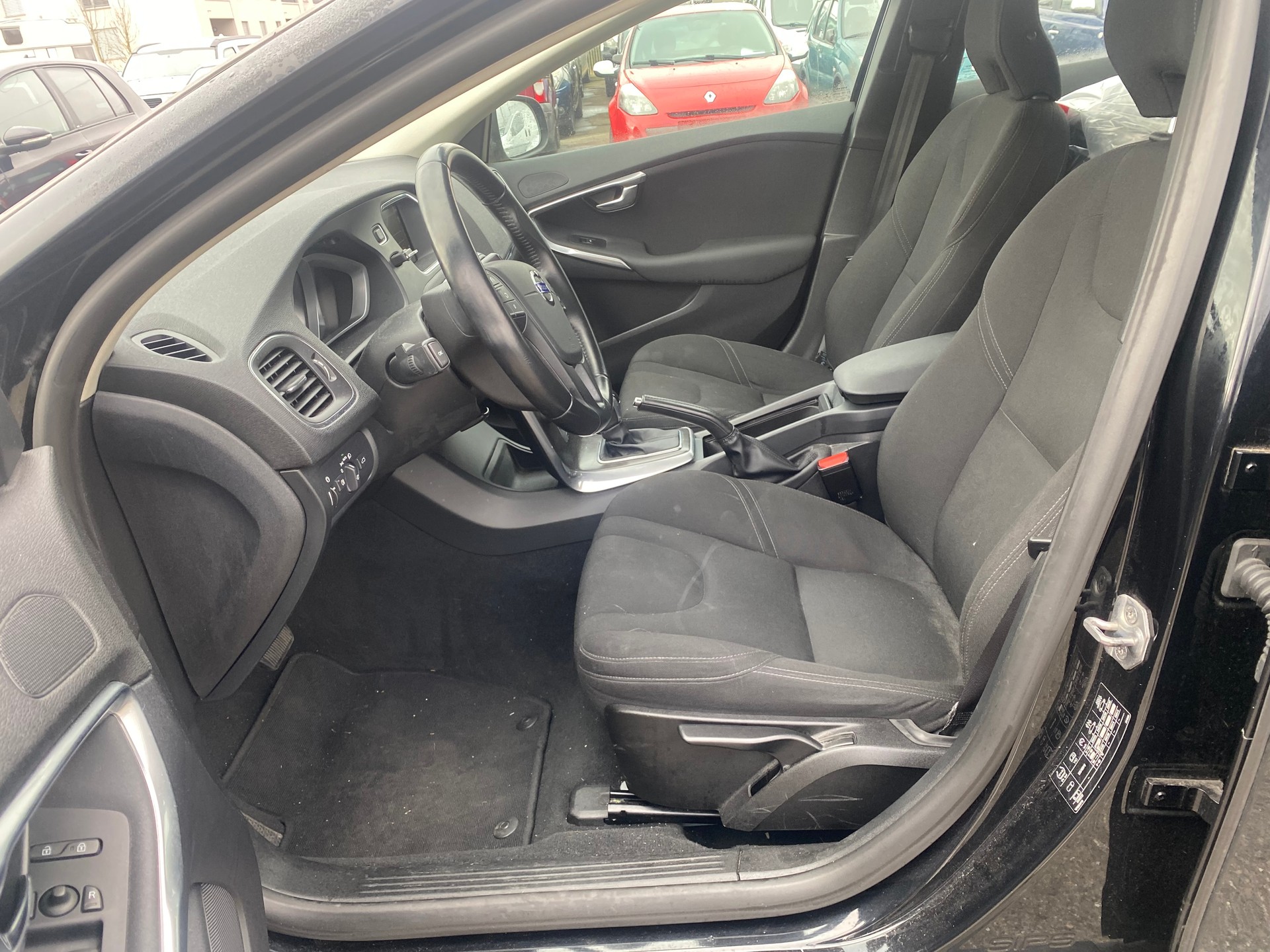 VOLVO V40 Cross Country D3 OceanRace Geartronic-image-10