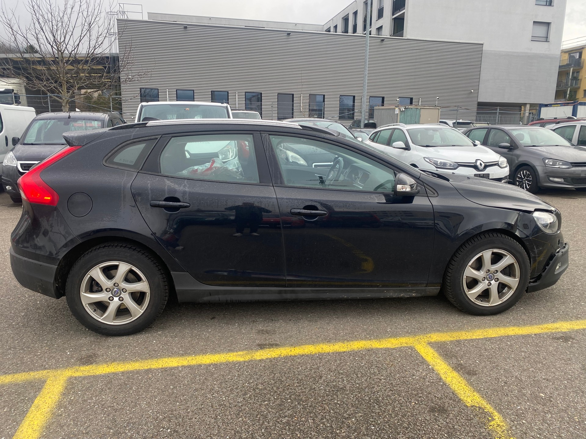 VOLVO V40 Cross Country D3 OceanRace Geartronic-image-4