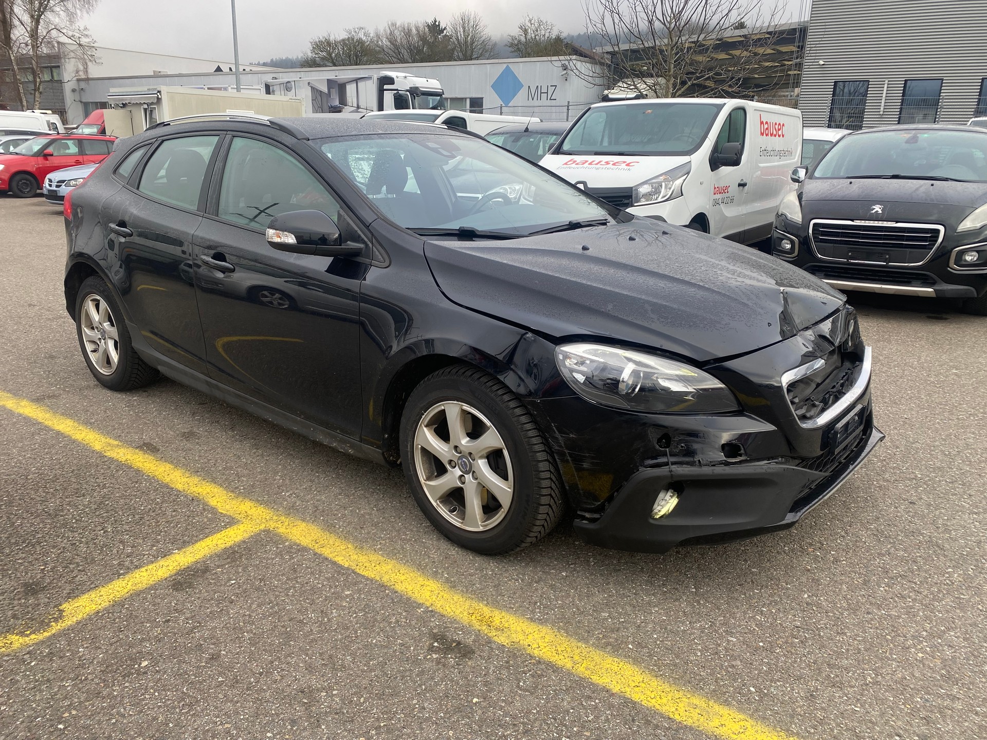 VOLVO V40 Cross Country D3 OceanRace Geartronic-image-1