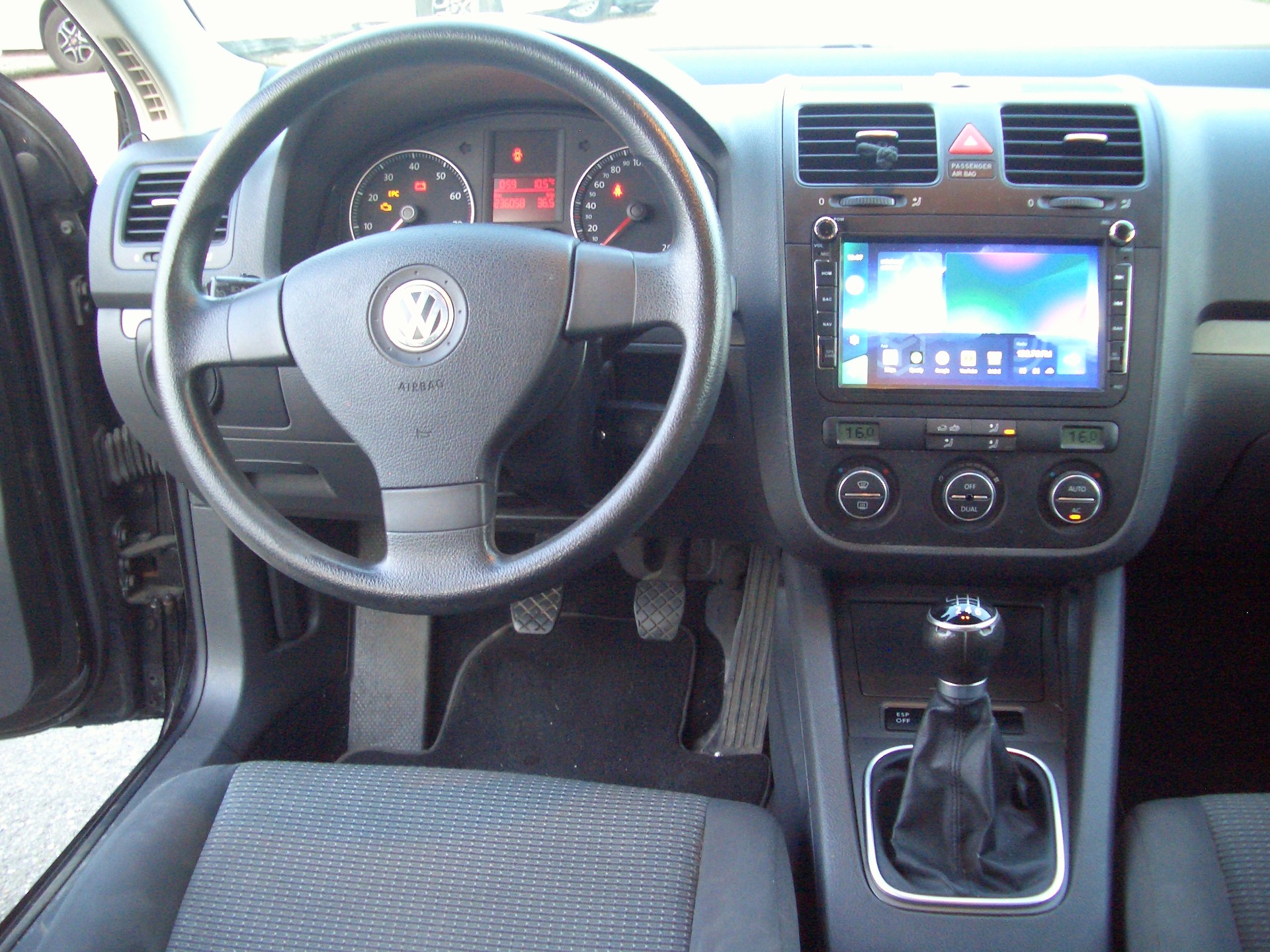 VW Golf Variant 1.4 TSI Trendline-image-4