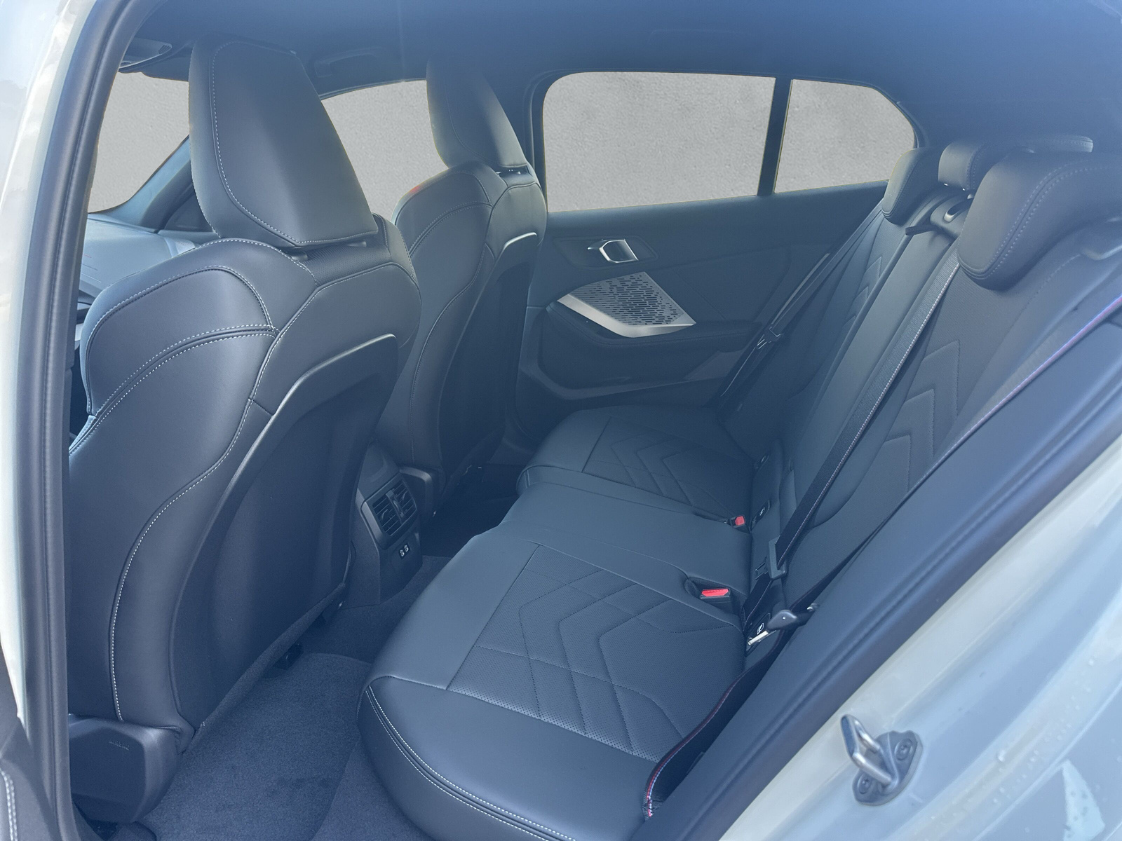 BMW 123 xDrive M Sport Pro Steptronic-image-11