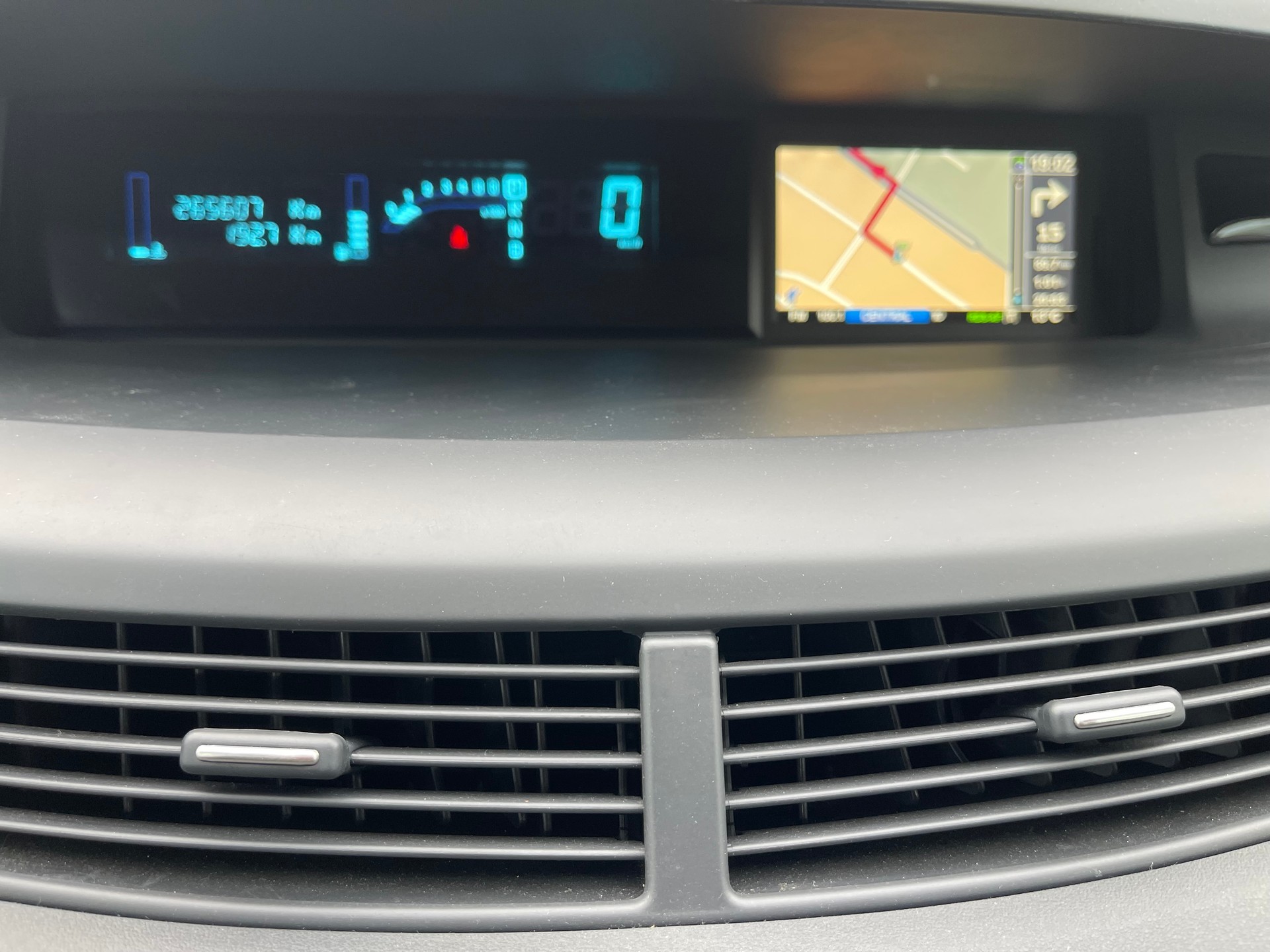 RENAULT Espace 2.0 dCi Swiss Edition Automatic-image-8