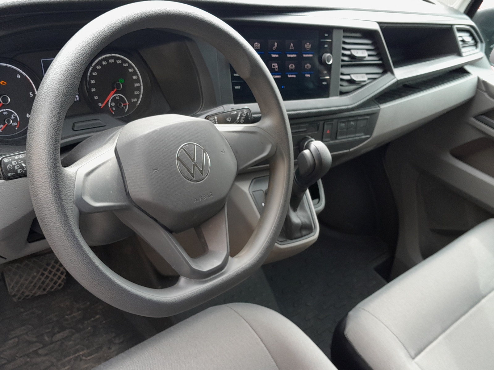 VW T6.1 2.0 TDI DSG-image-7