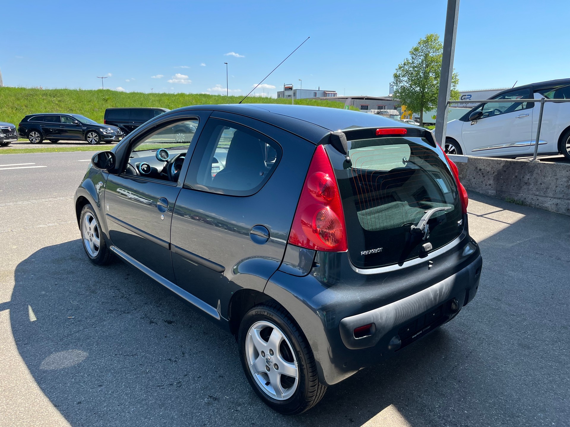 PEUGEOT 107 1.0 Swiss Edition+++AUTOMAT+++FRISCH MFK+++WENIG KM+++-showroom-element-1
