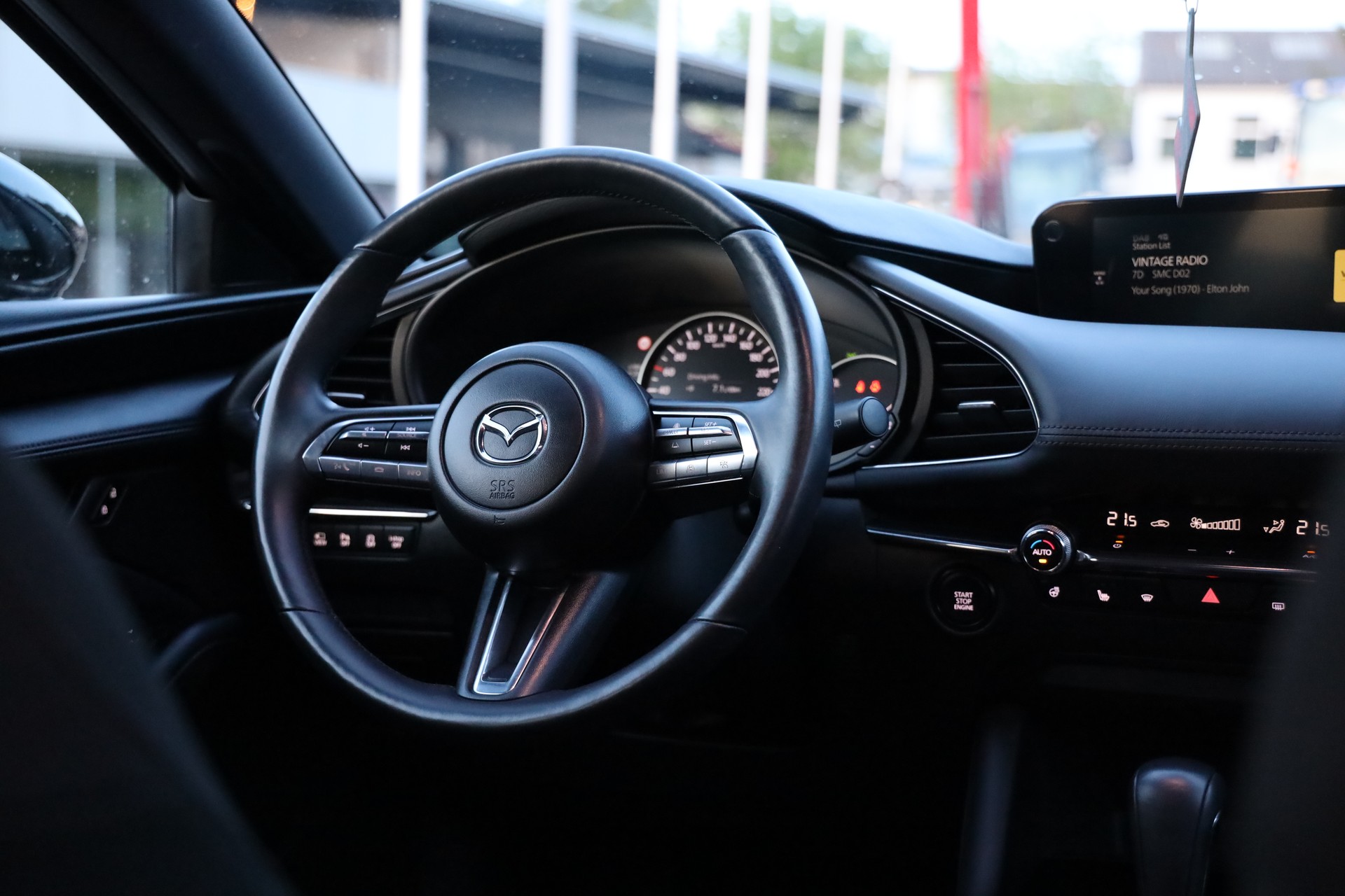 MAZDA 3 Hatchback SKYACTIV-G M Hybrid 122 Revolution Automat-image-10