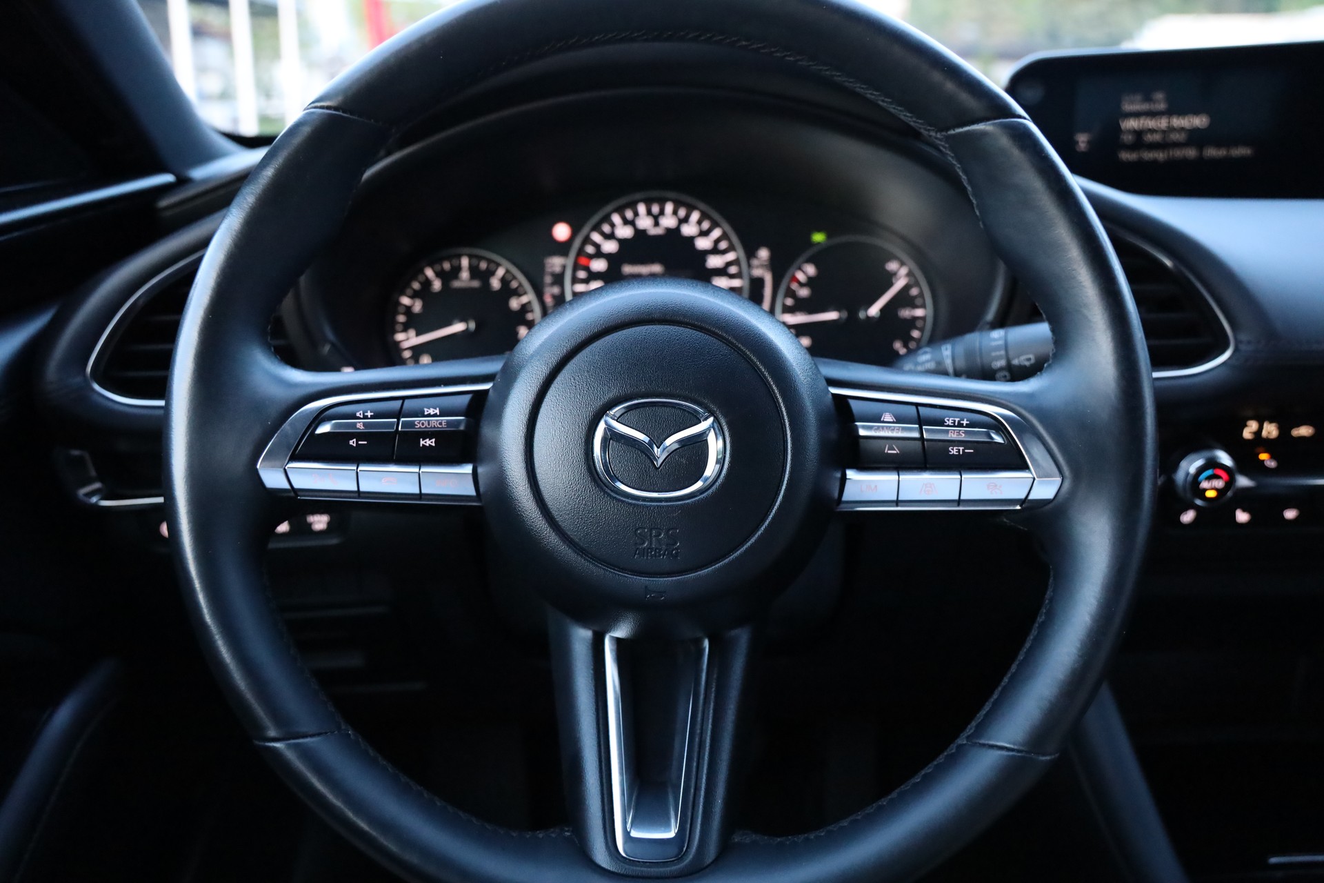 MAZDA 3 Hatchback SKYACTIV-G M Hybrid 122 Revolution Automat-image-11