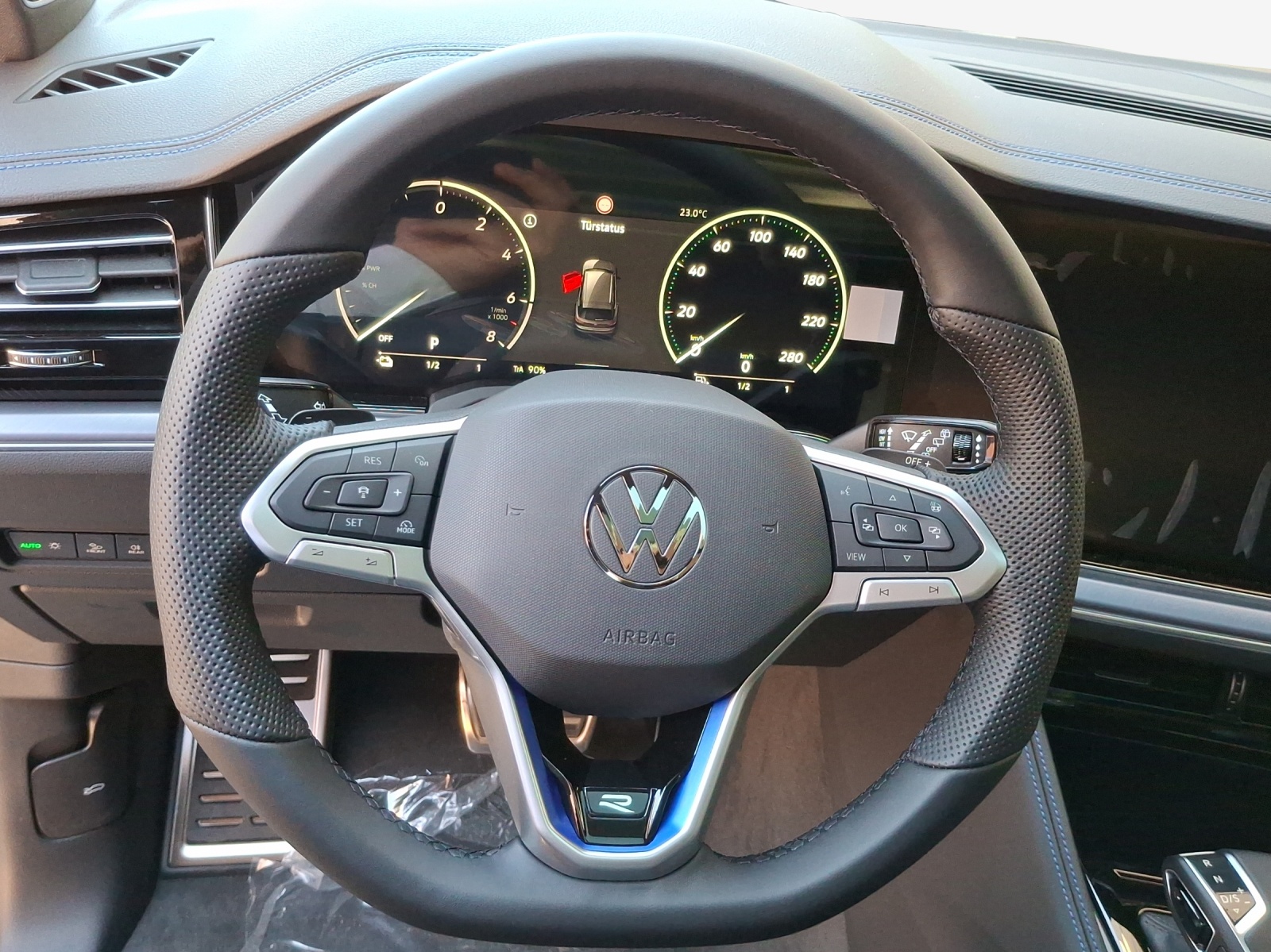 VW Touareg 3.0 TSI eHybrid R Final Edition Tiptronic-image-9
