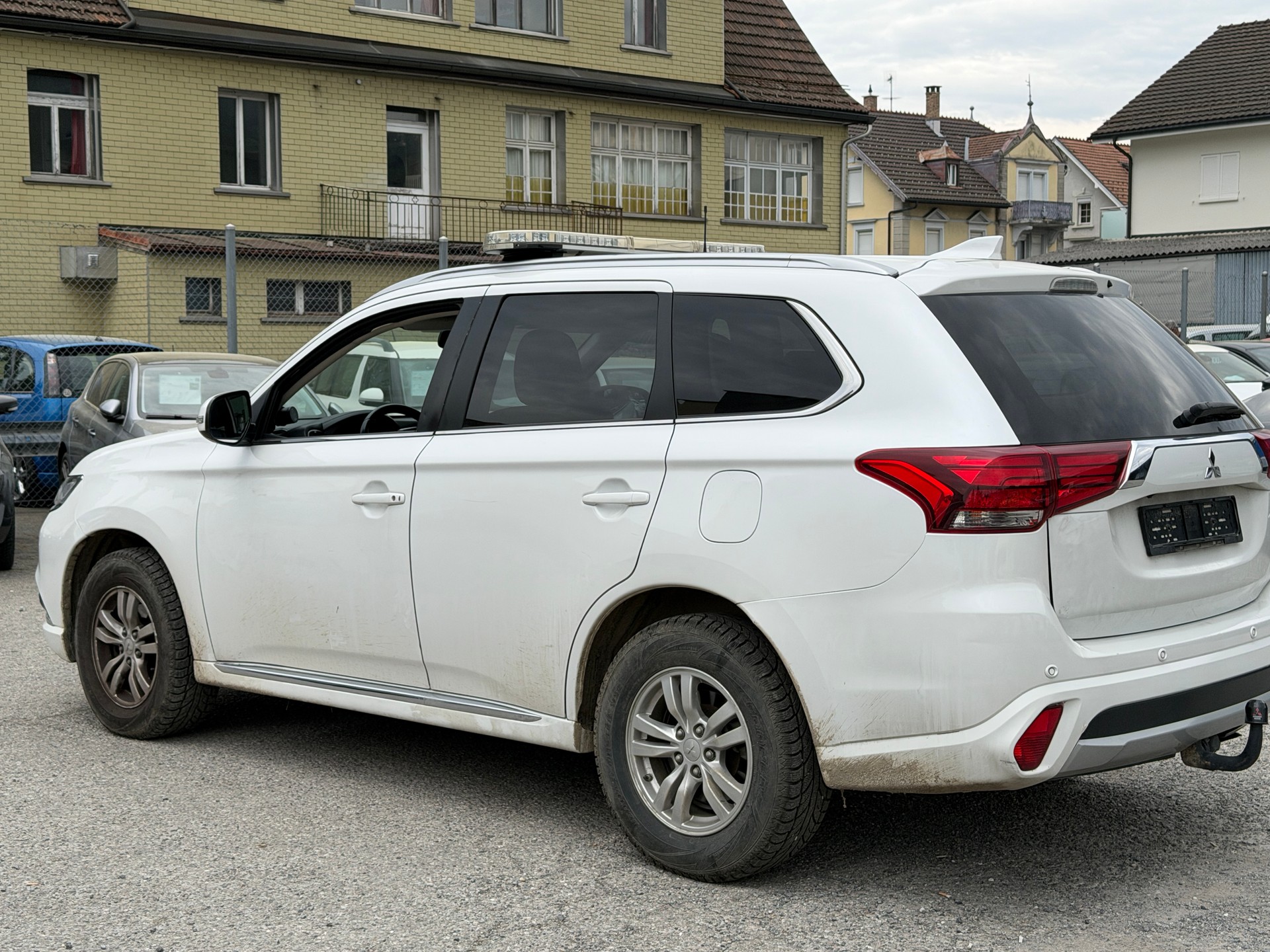 MITSUBISHI Outlander 2.0 PHEV Style 4WD Automatic-image-14