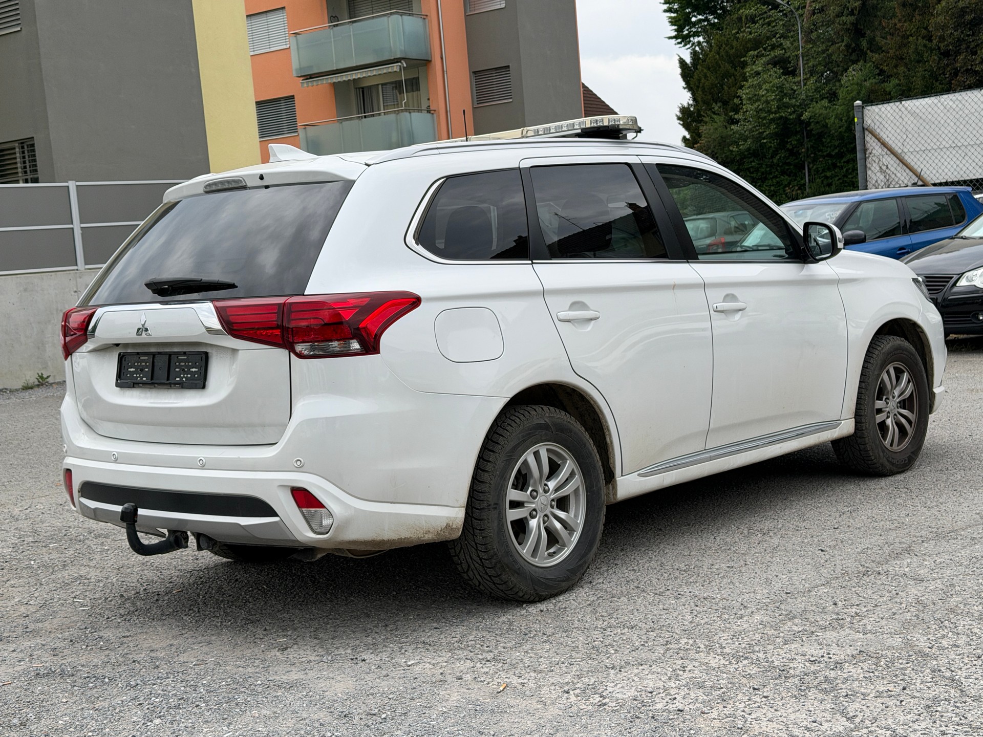 MITSUBISHI Outlander 2.0 PHEV Style 4WD Automatic-image-13