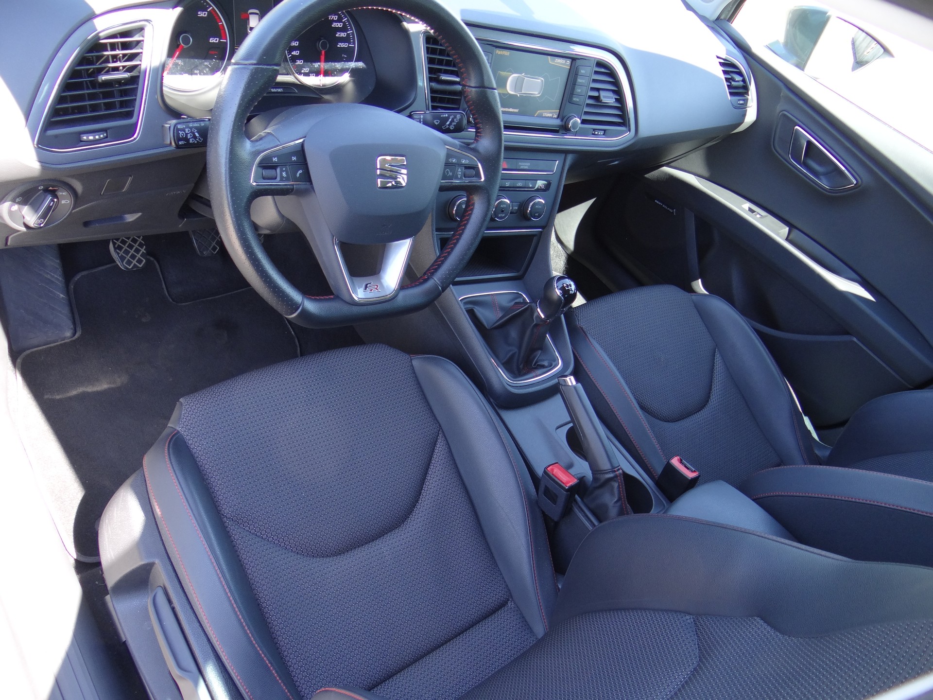 SEAT Leon 2.0 TDI FR-image-9