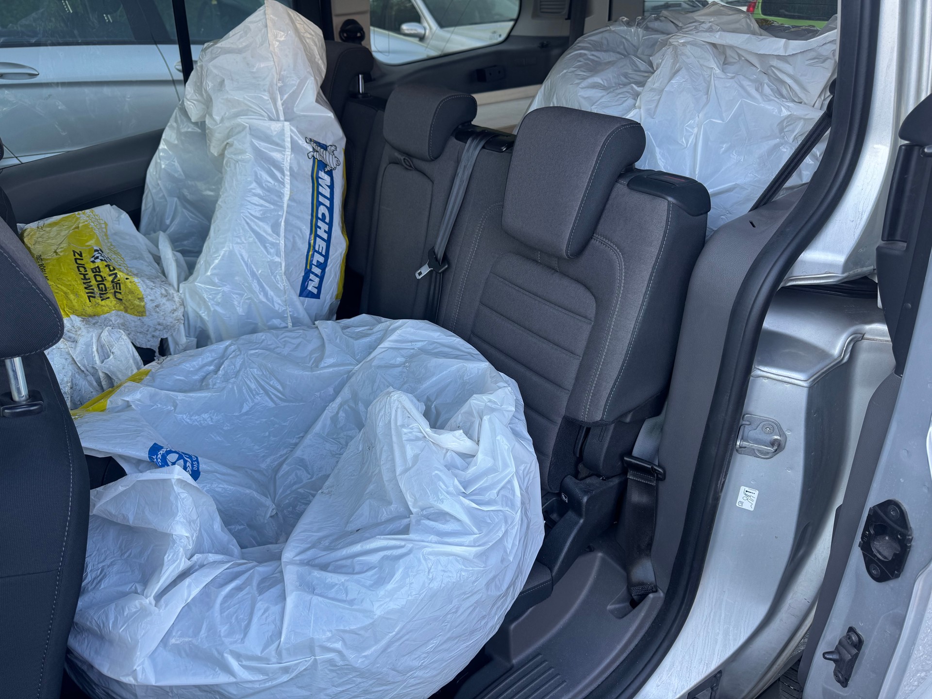 FORD Grand Tourneo Connect 1.5 EcoBlue Trend-image-10