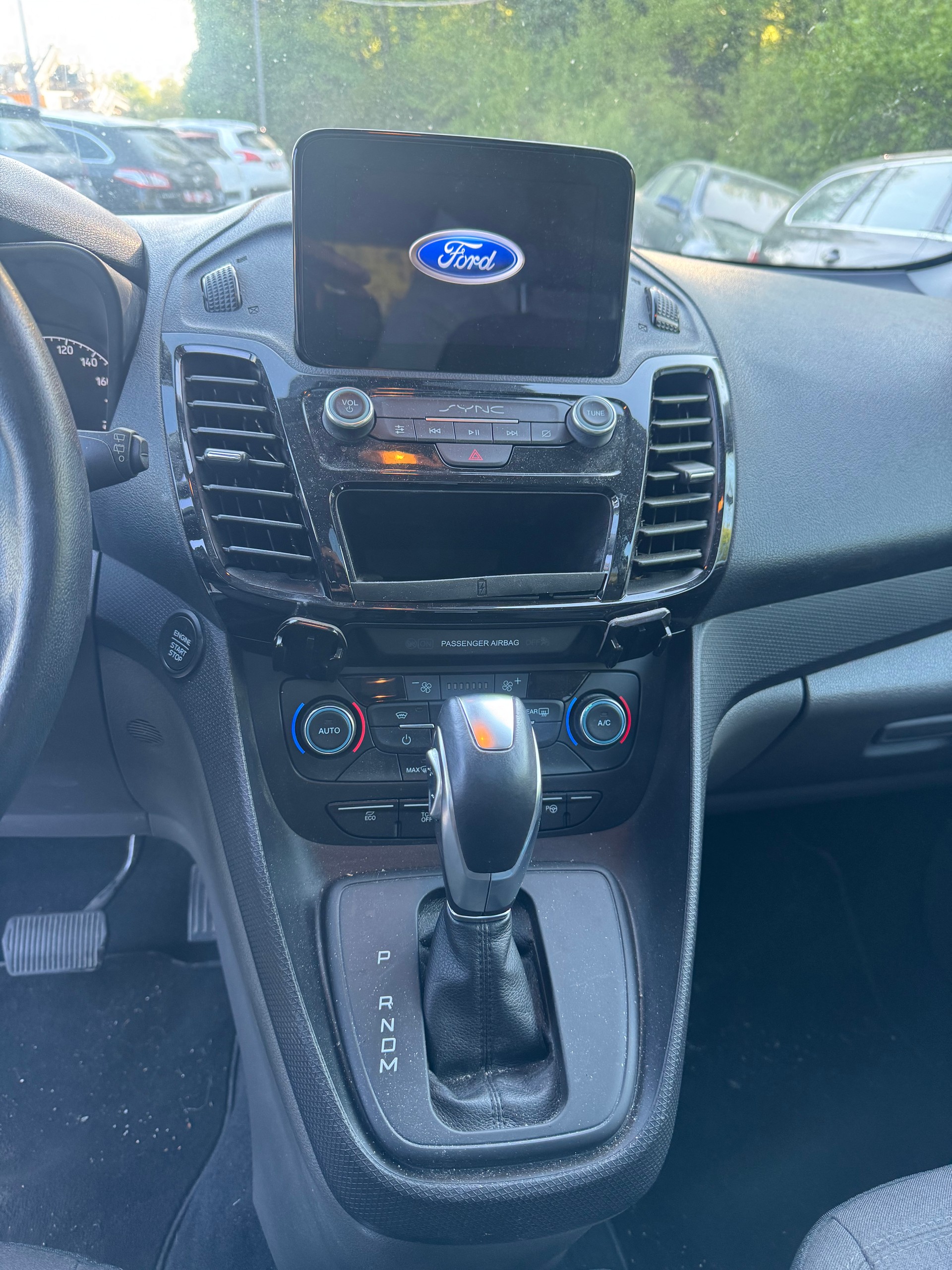 FORD Grand Tourneo Connect 1.5 EcoBlue Trend-image-8