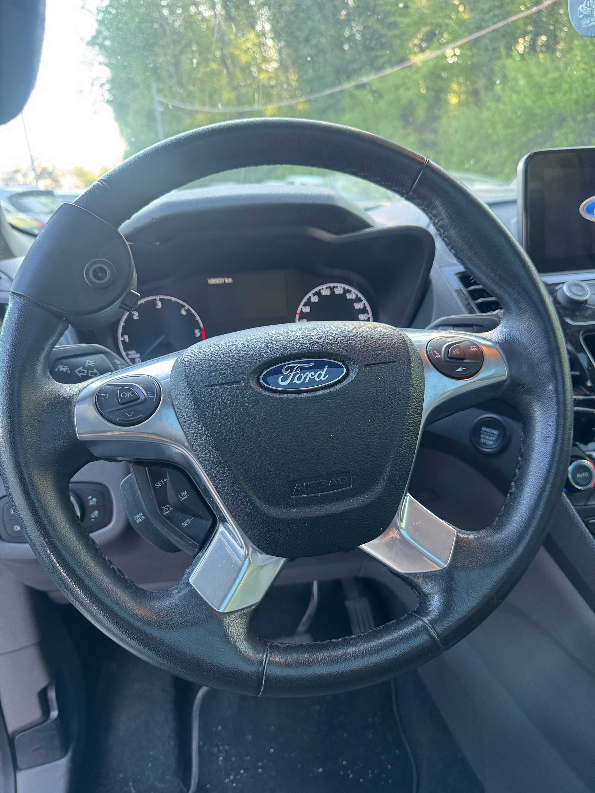 FORD Grand Tourneo Connect 1.5 EcoBlue Trend-image-7
