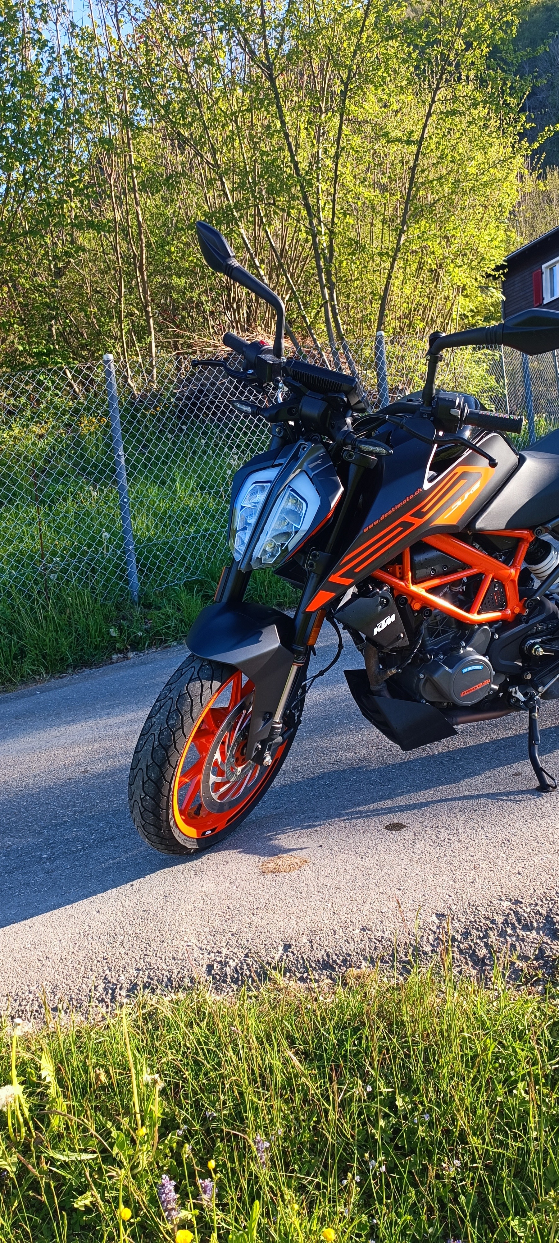 KTM 125 Duke-image-2
