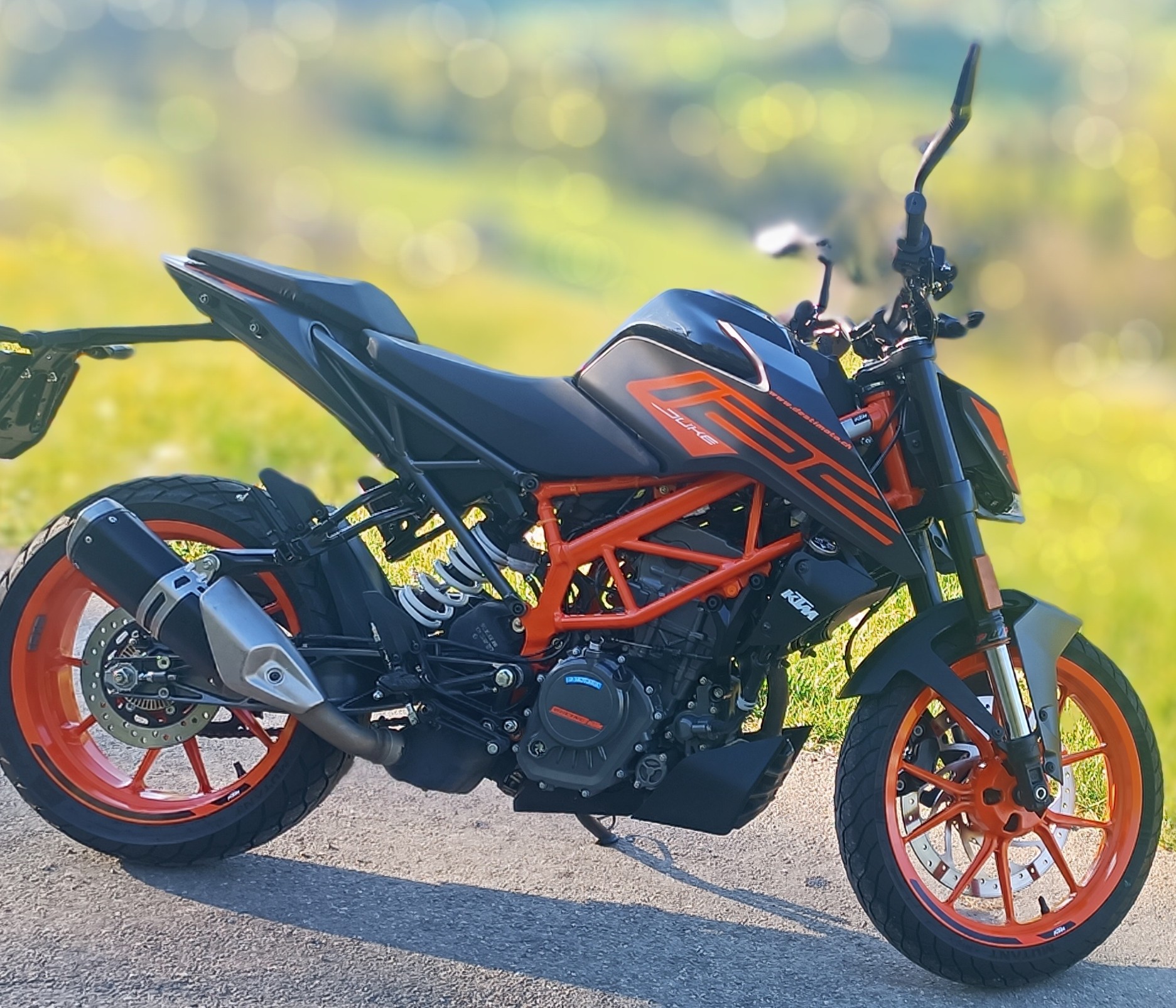 KTM 125 Duke-image-1