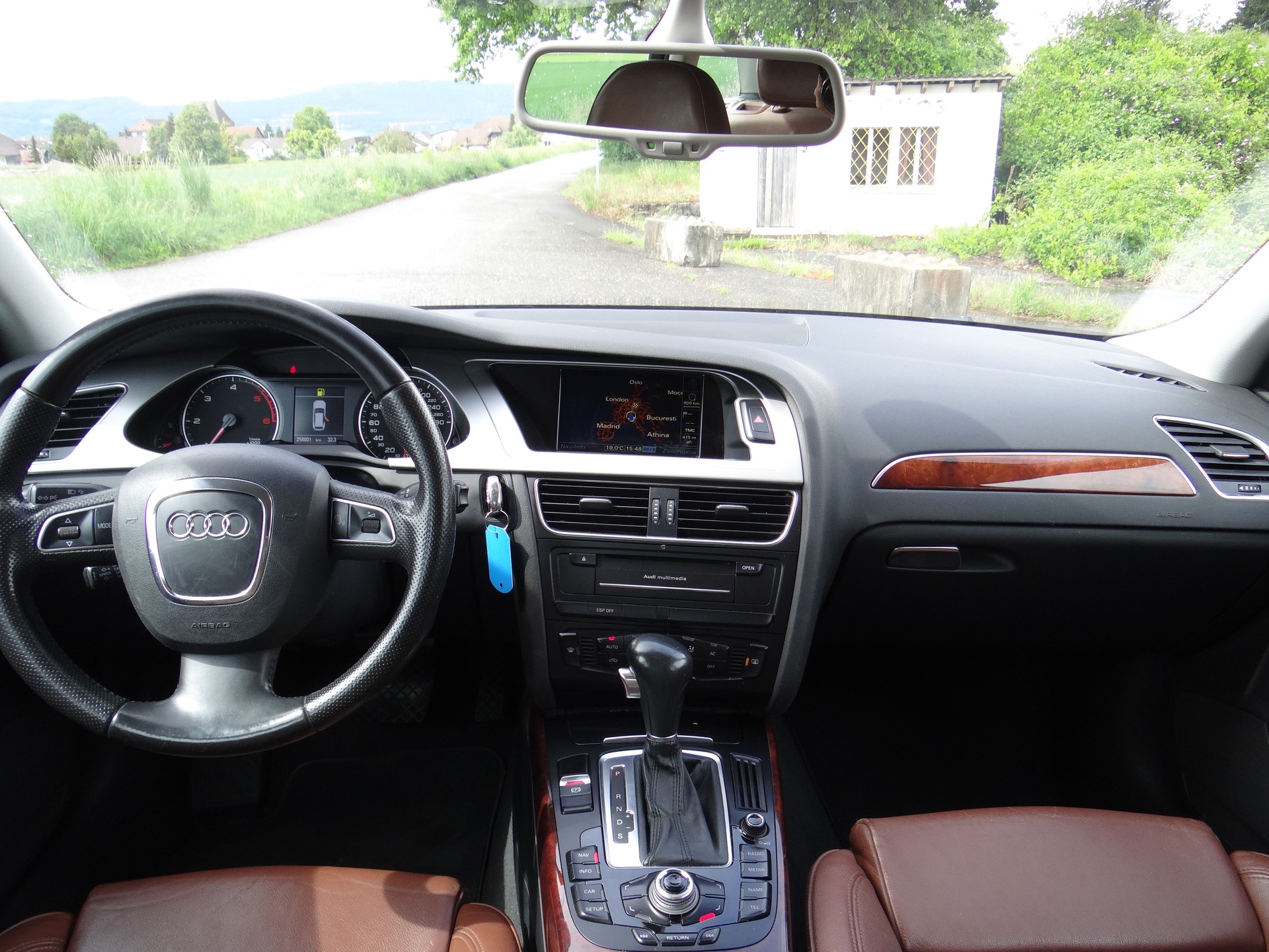 AUDI A4 Avant 2.0 TDI multitronic-image-15