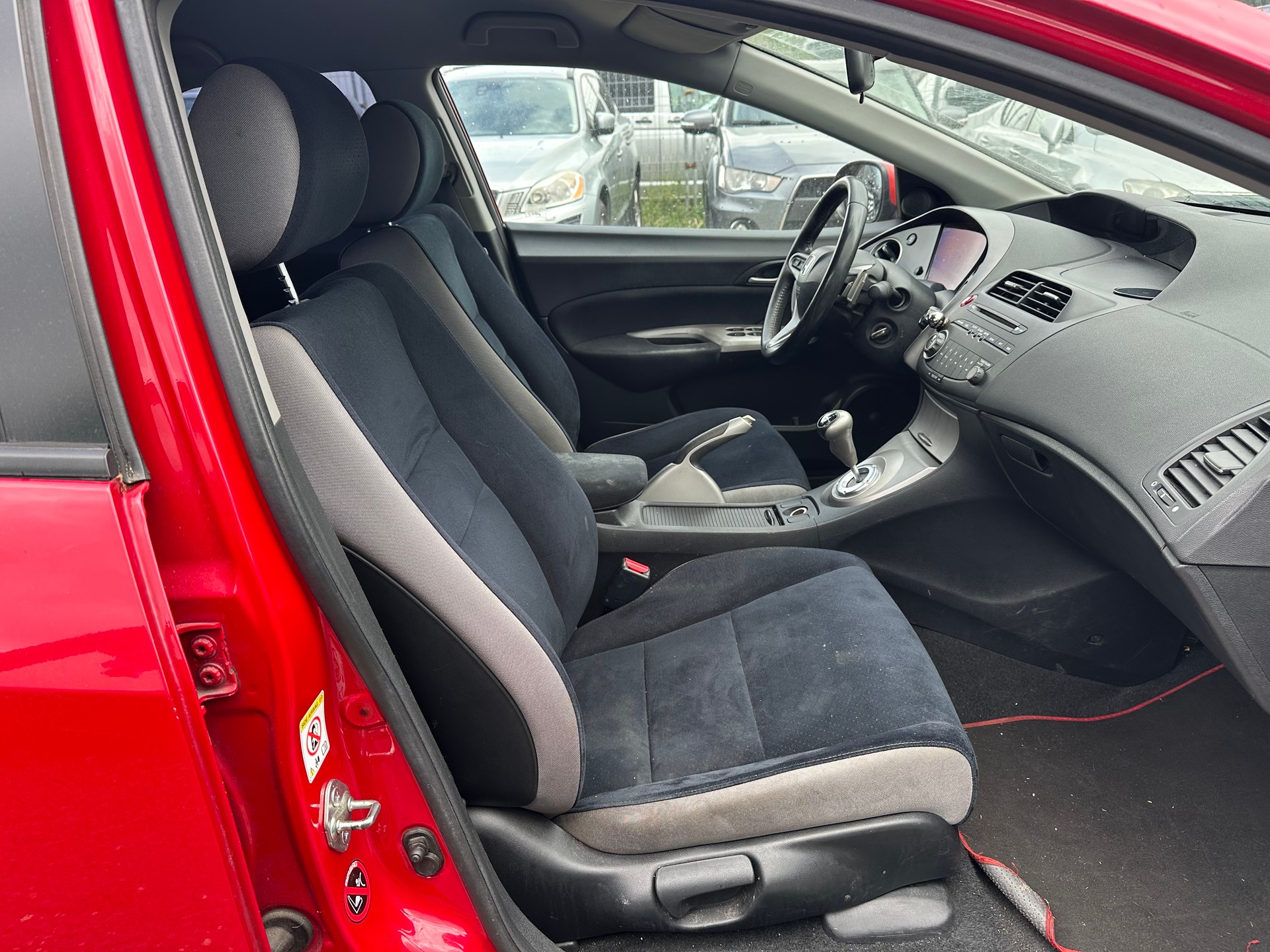 HONDA Civic 1.8i Comfort-image-12