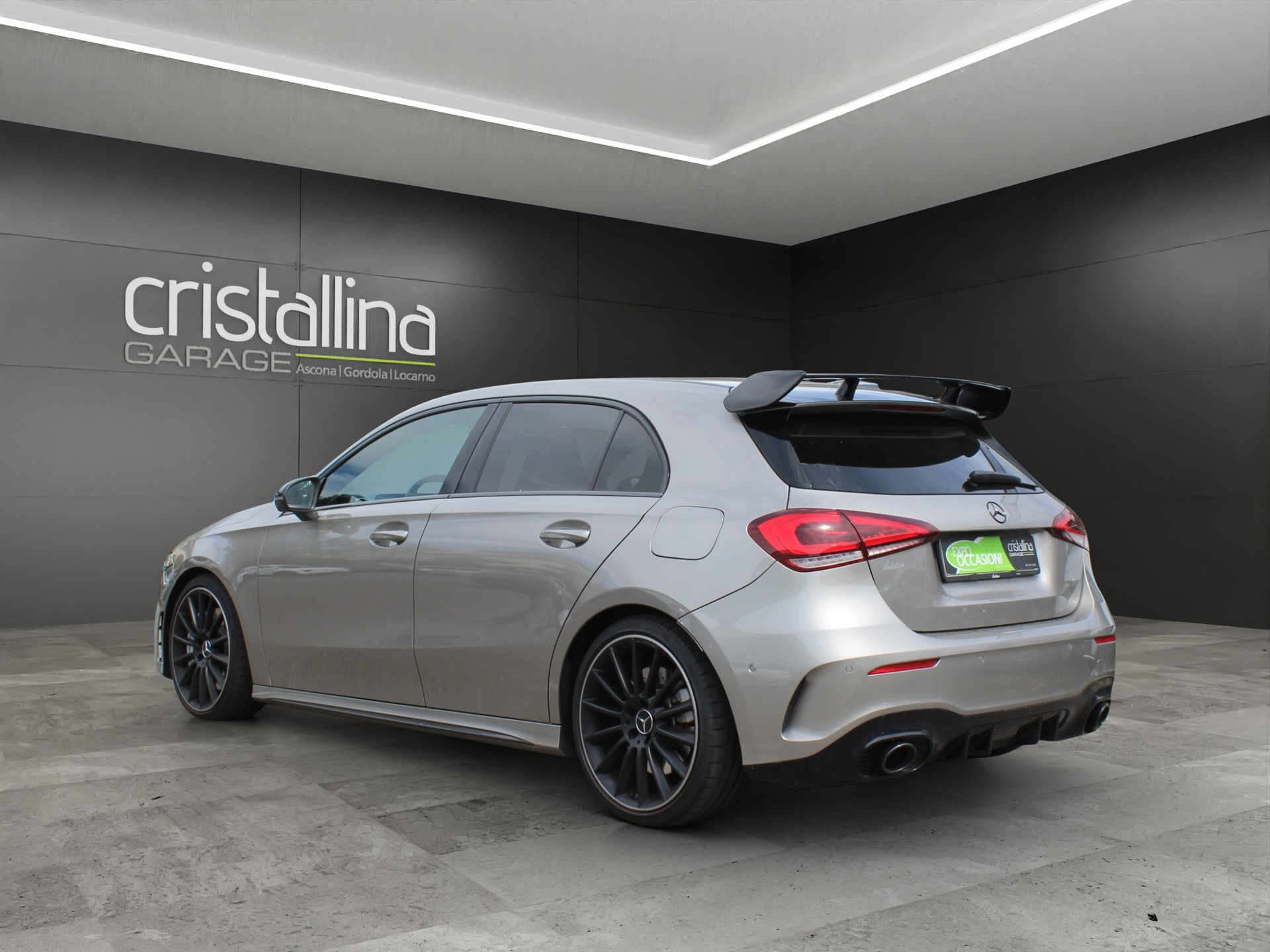 MERCEDES-BENZ A 35 AMG 4matic-showroom-element-2