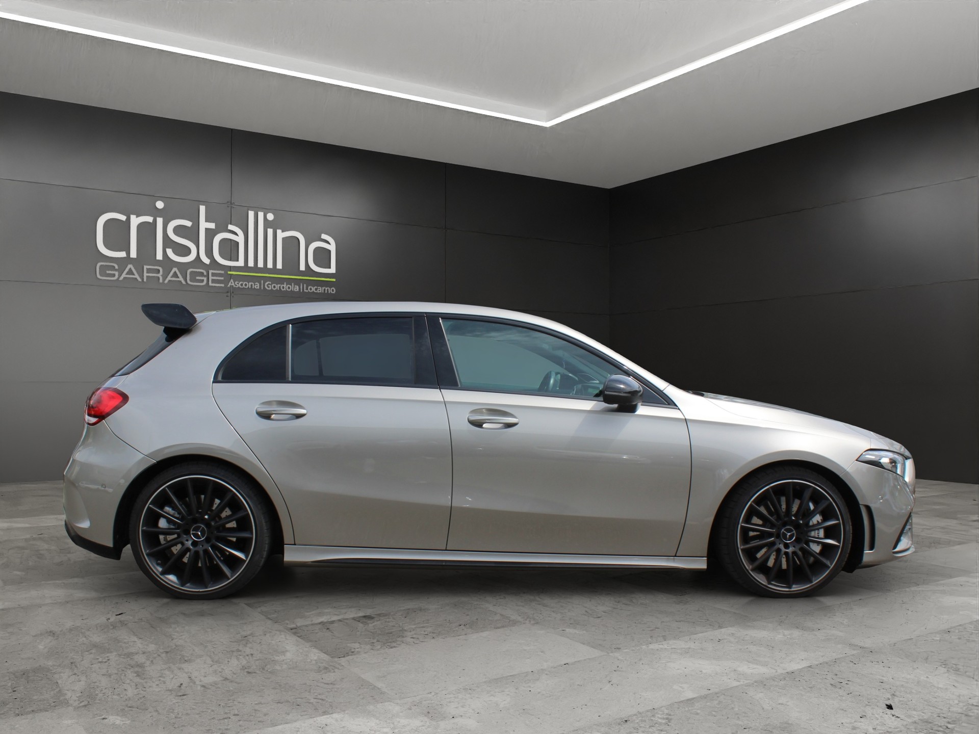 MERCEDES-BENZ A 35 AMG 4matic-image-4