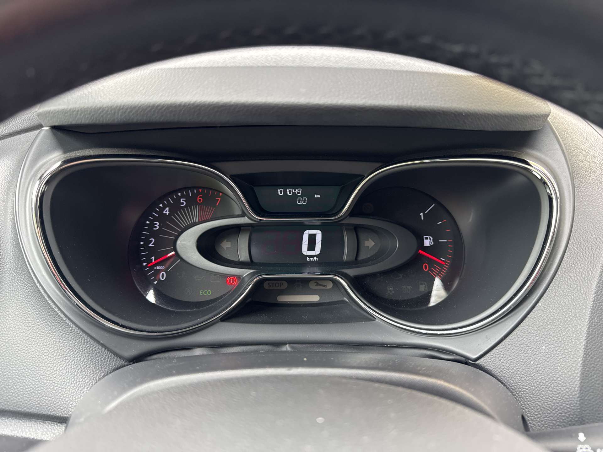 RENAULT Captur 1.2 T 16V Intens-image-11