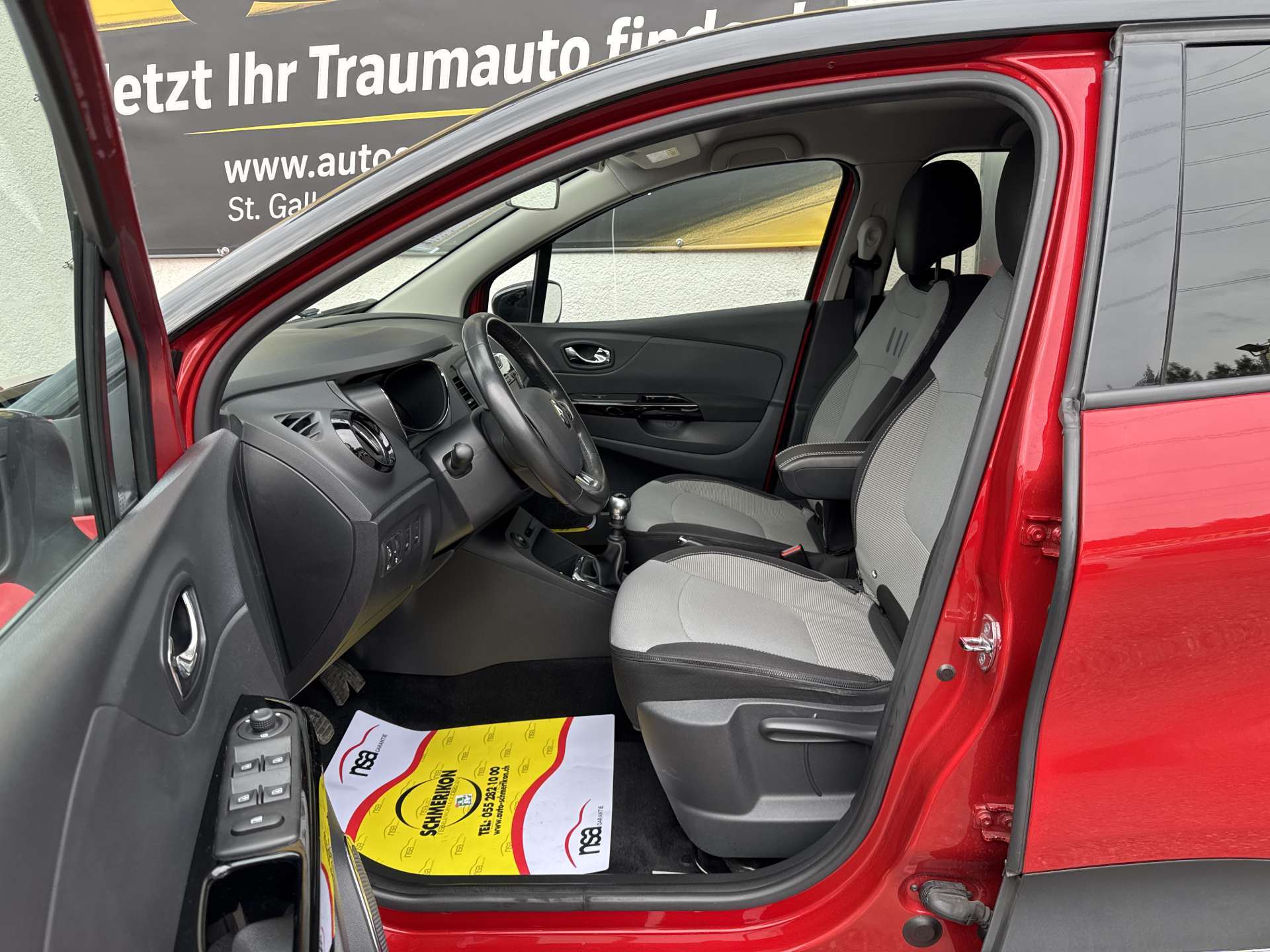 RENAULT Captur 1.2 T 16V Intens-image-6