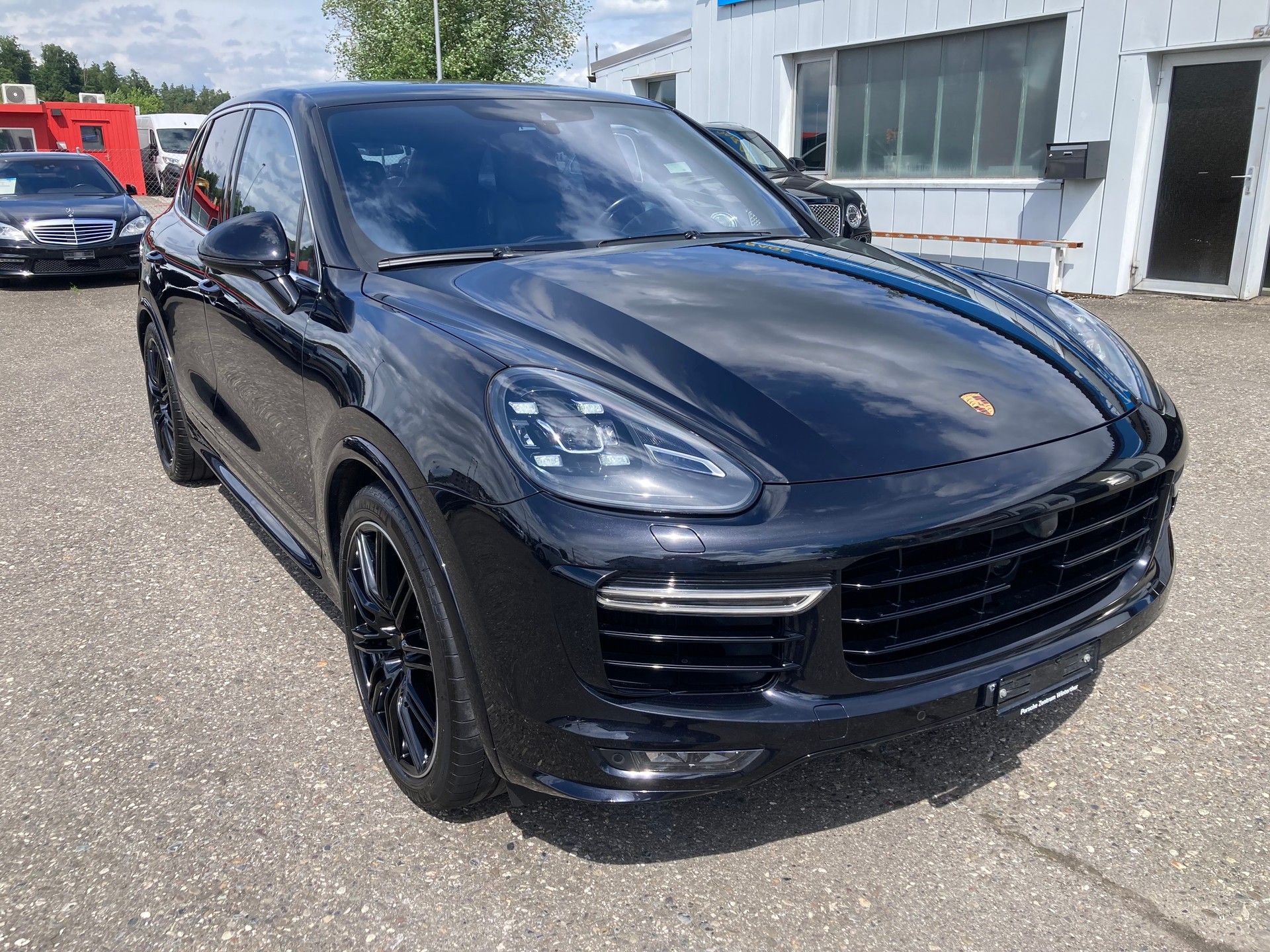 PORSCHE Cayenne Turbo S MY 2017-showroom-element-2