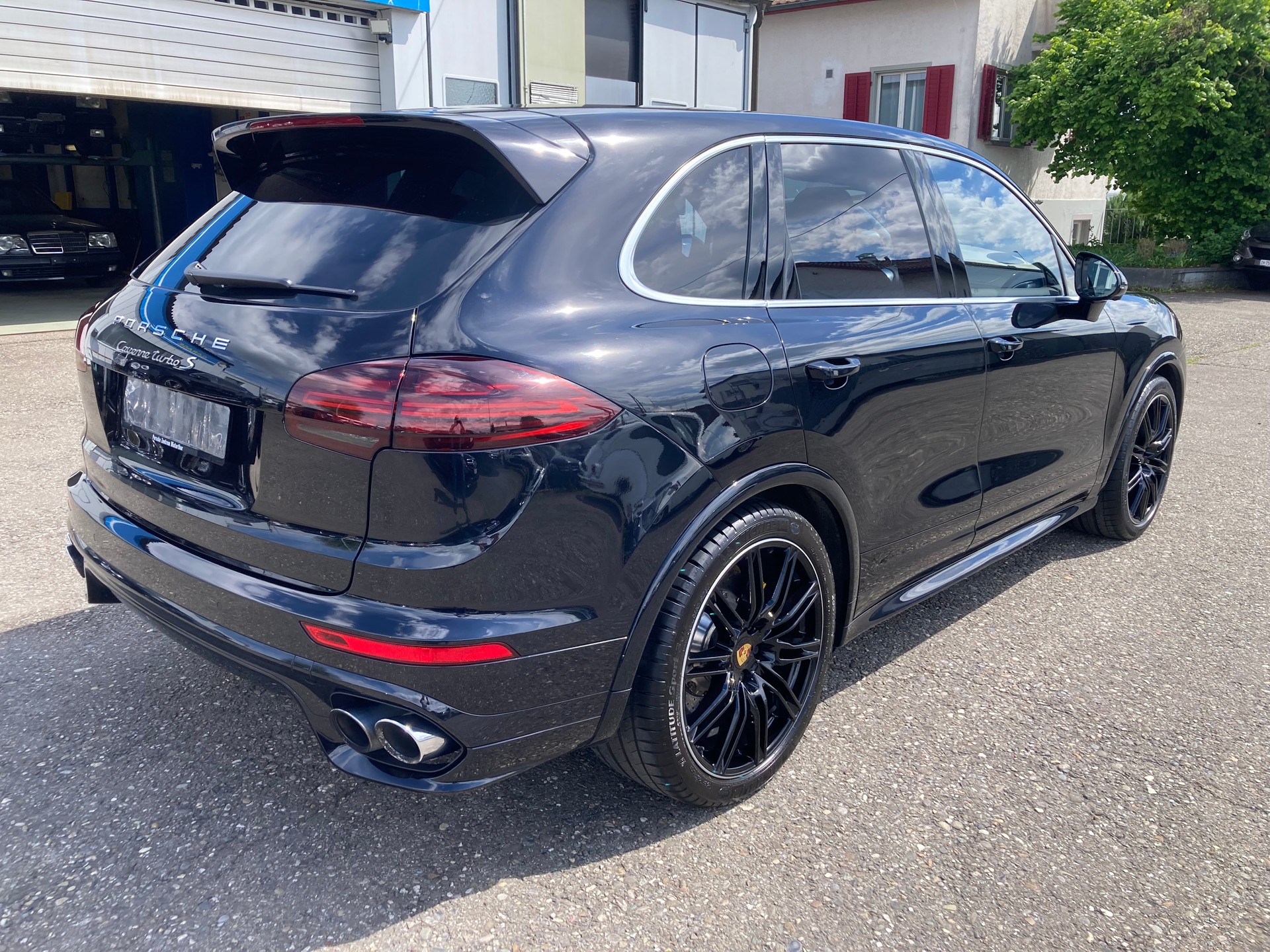 PORSCHE Cayenne Turbo S MY 2017-image-5
