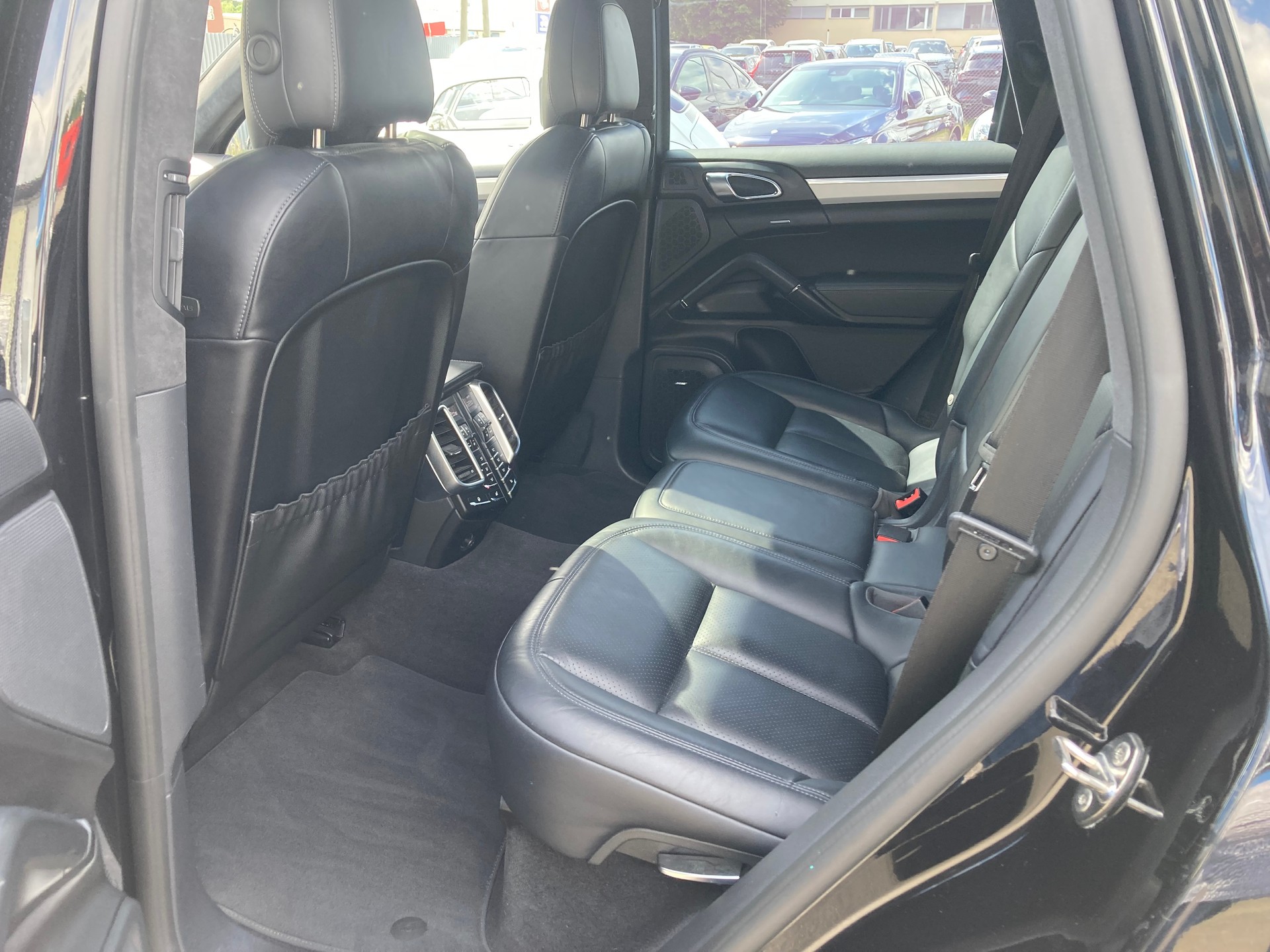 PORSCHE Cayenne Turbo S MY 2017-image-7